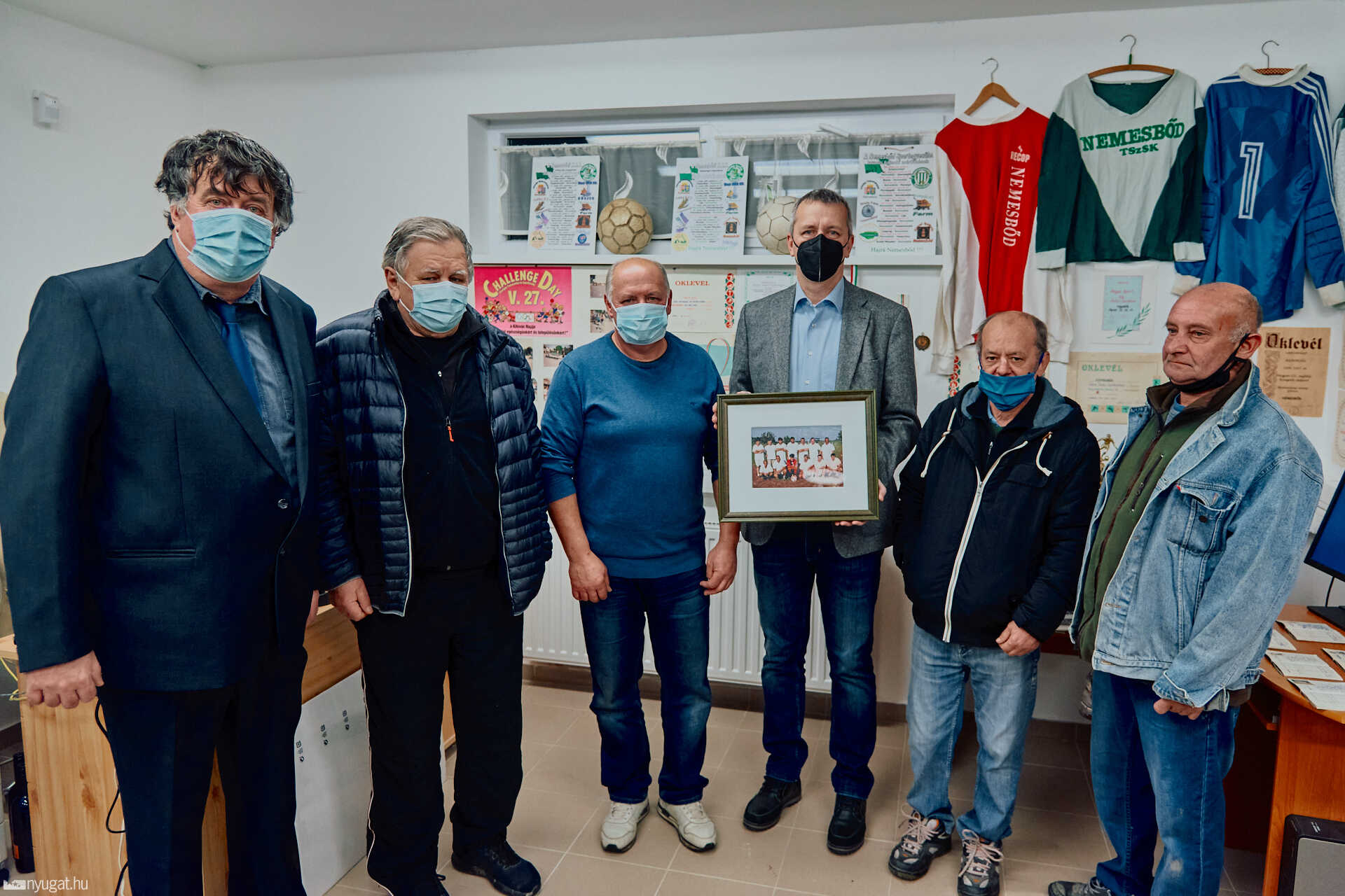 Semmit nem változtak, csak az idő ment előre: Kovács Józsi, Gergye Peti, inzsöl Kári, ifj. Gálos Dezső, Horváth Józsi, Kiss Gábi