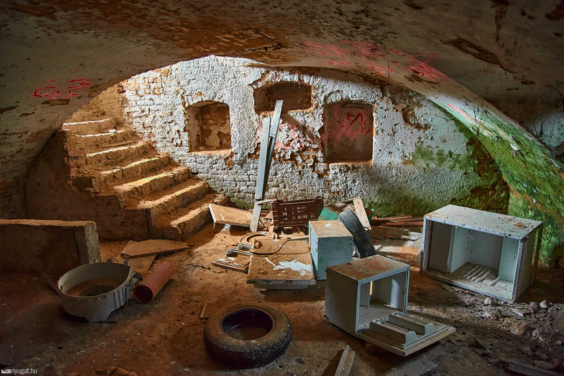 lepusztult Petőfi-MT Szombathelyen 