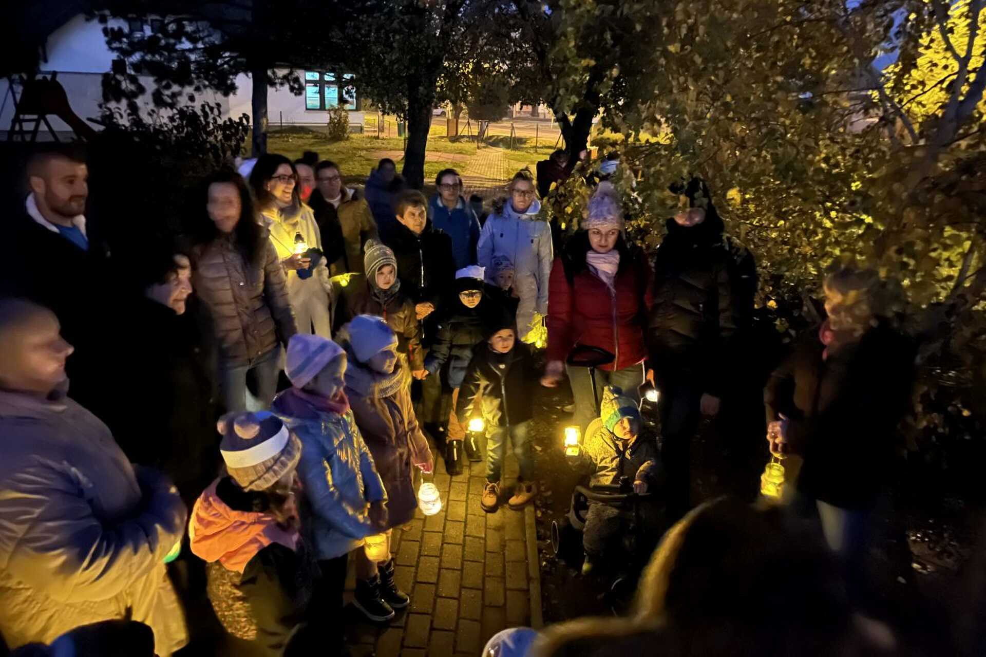 Söptei óvodások lámpás vonulása