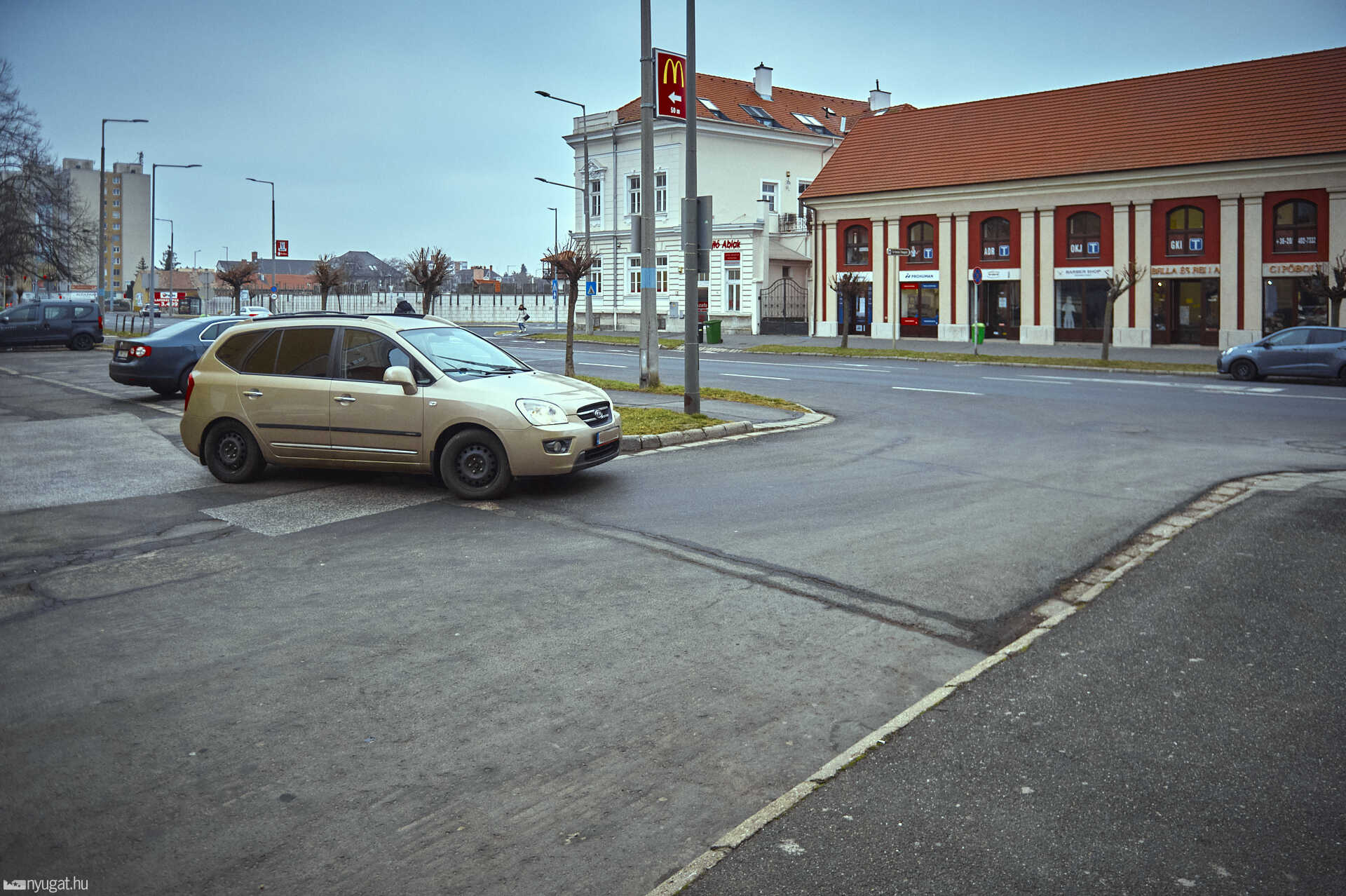 Jobbkéz szabály a Thököly parkolóban