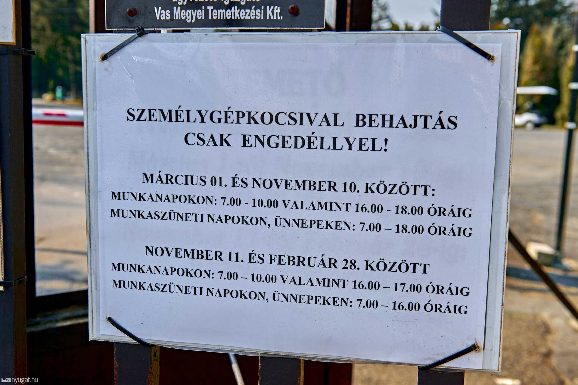 Parkolás a Jáki úti temetőnél