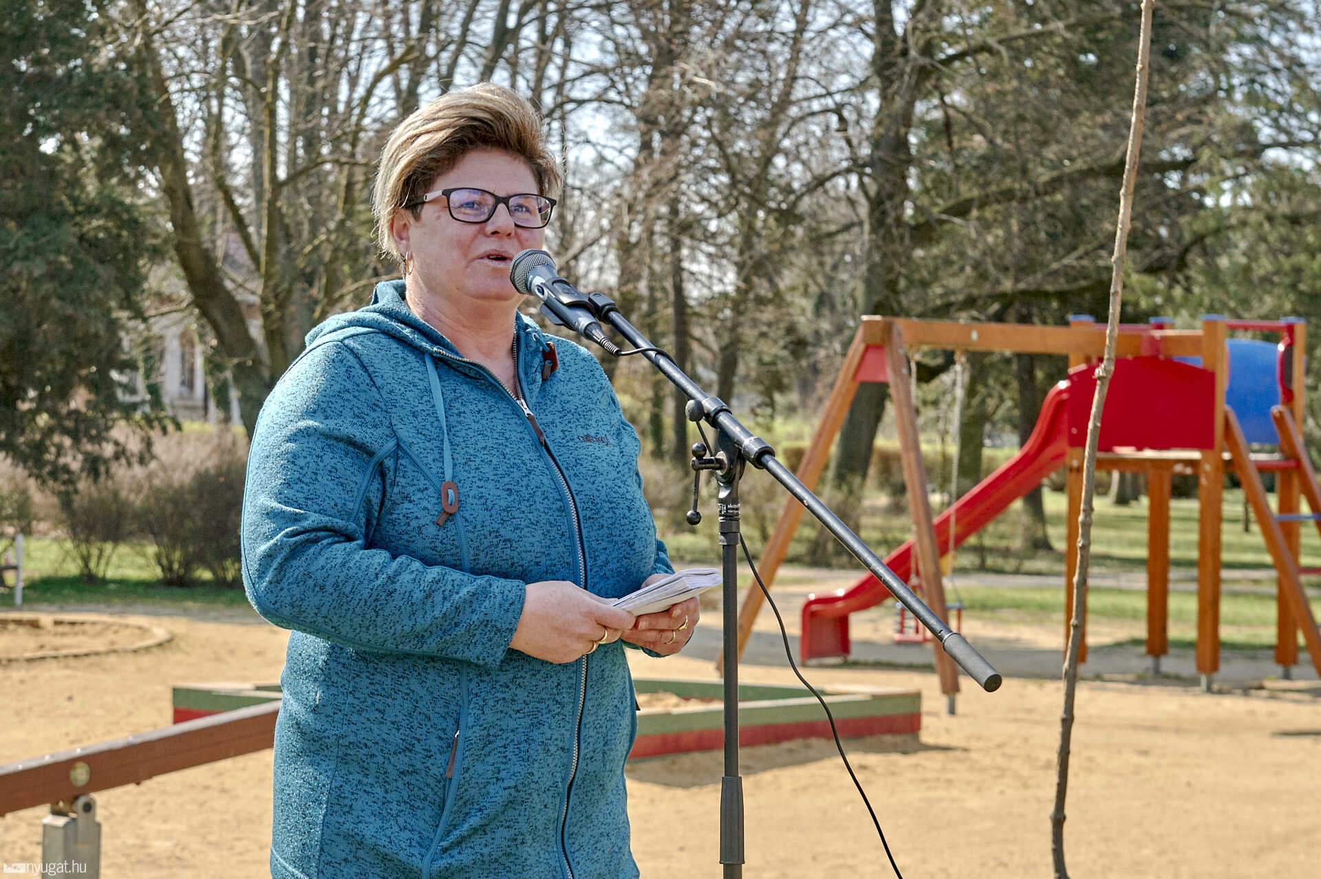 Közösségi faültetés a szombathelyi Gayer parkban