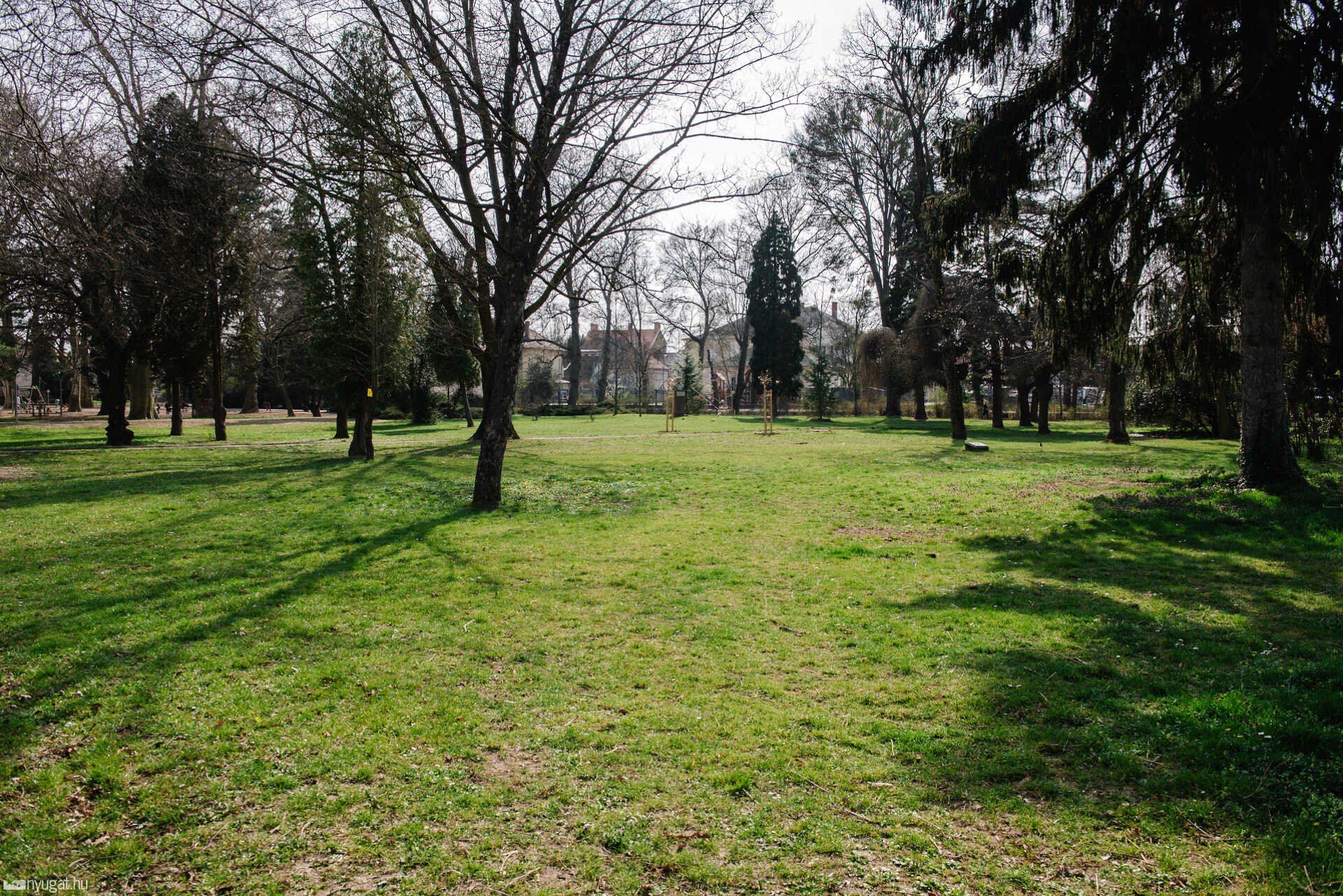 Napsütés a Kresz parkban