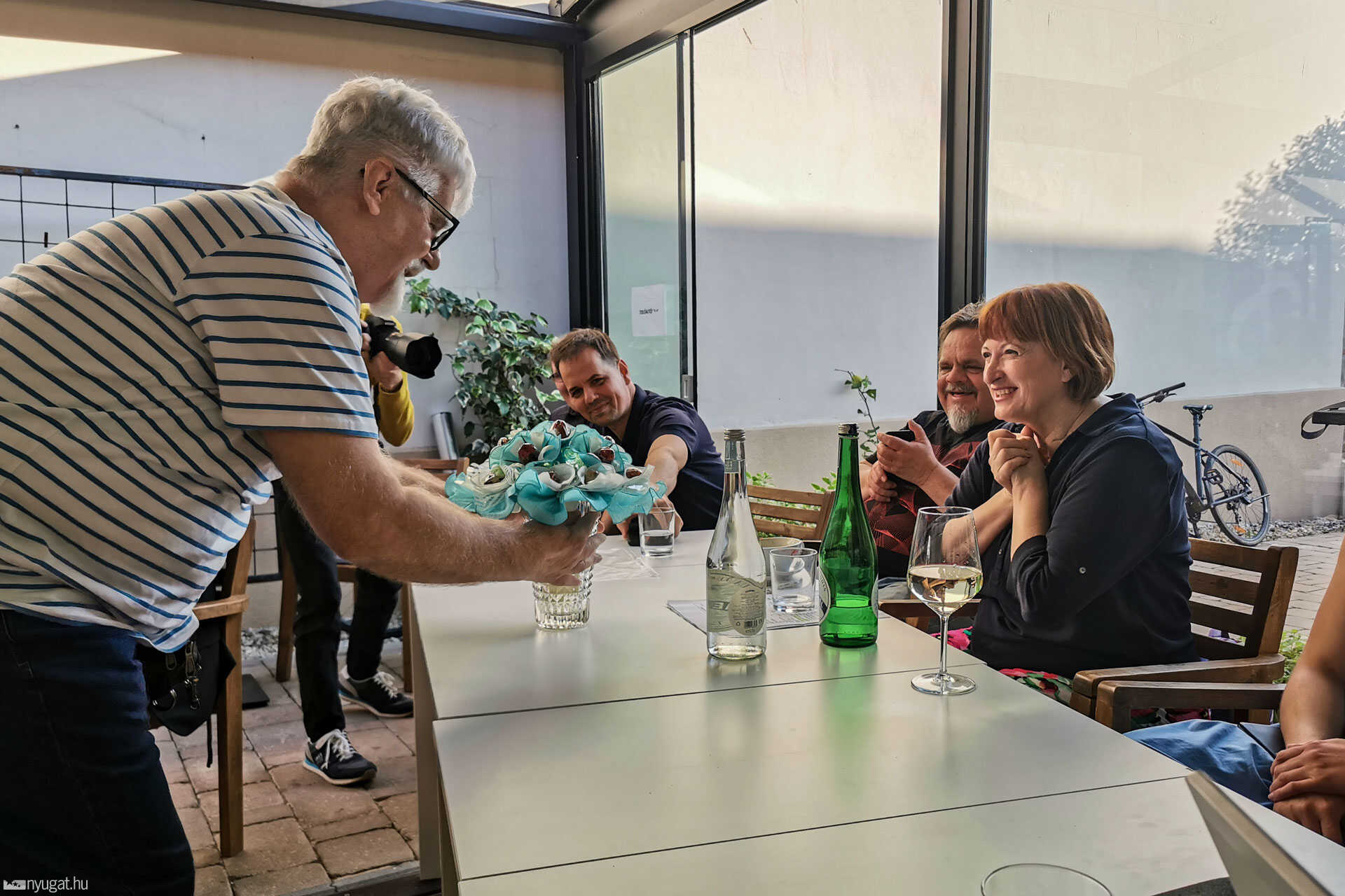 Nyugagt közönségtalálkozó a 9-esben