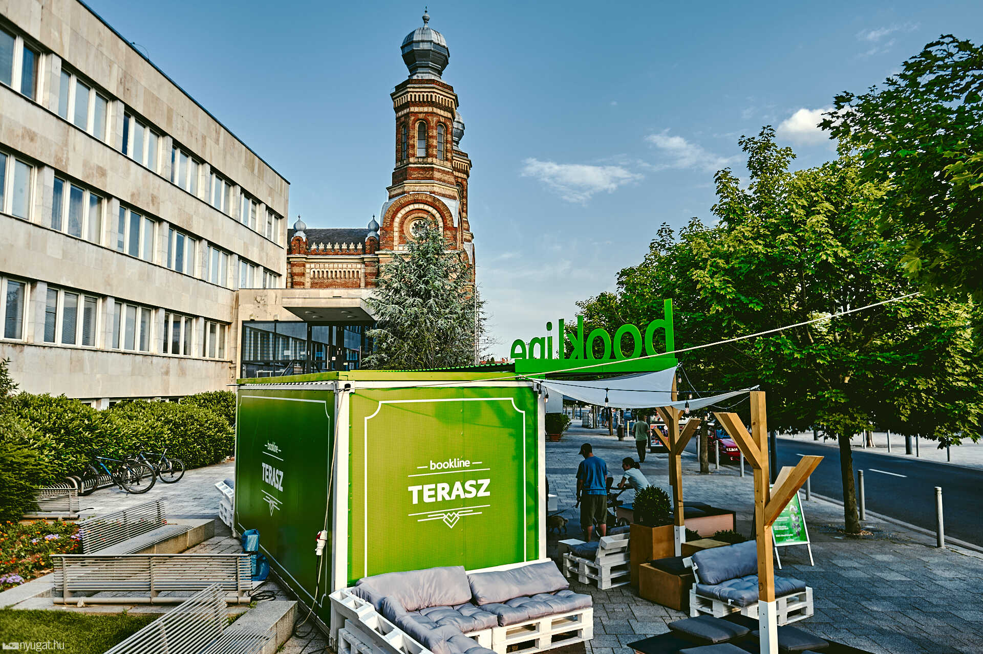 Épül a Bloomsday színpad