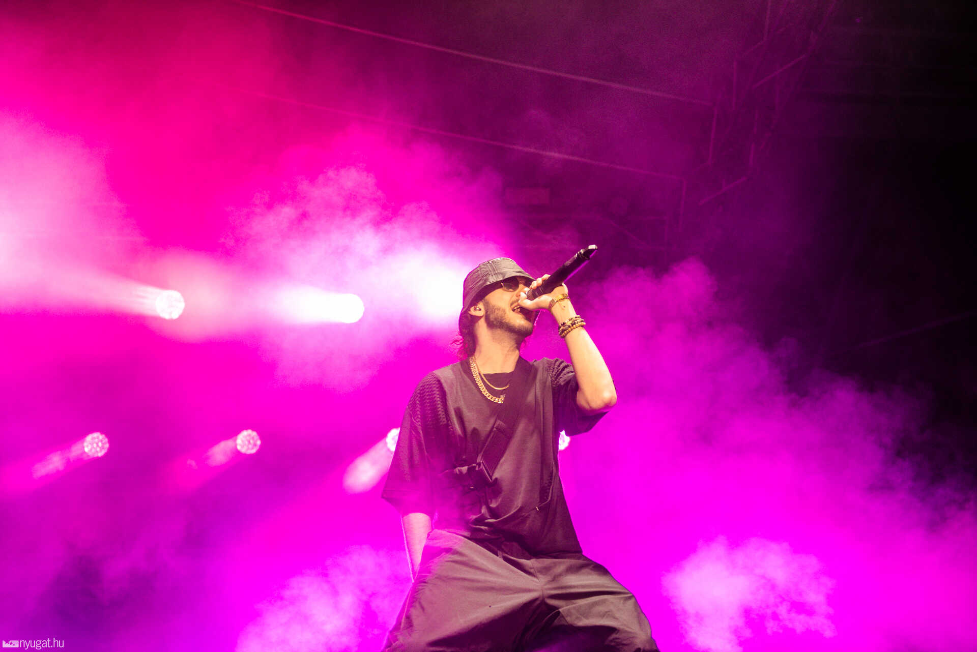 Majka-Azahriah koncert a Haladás stadionban