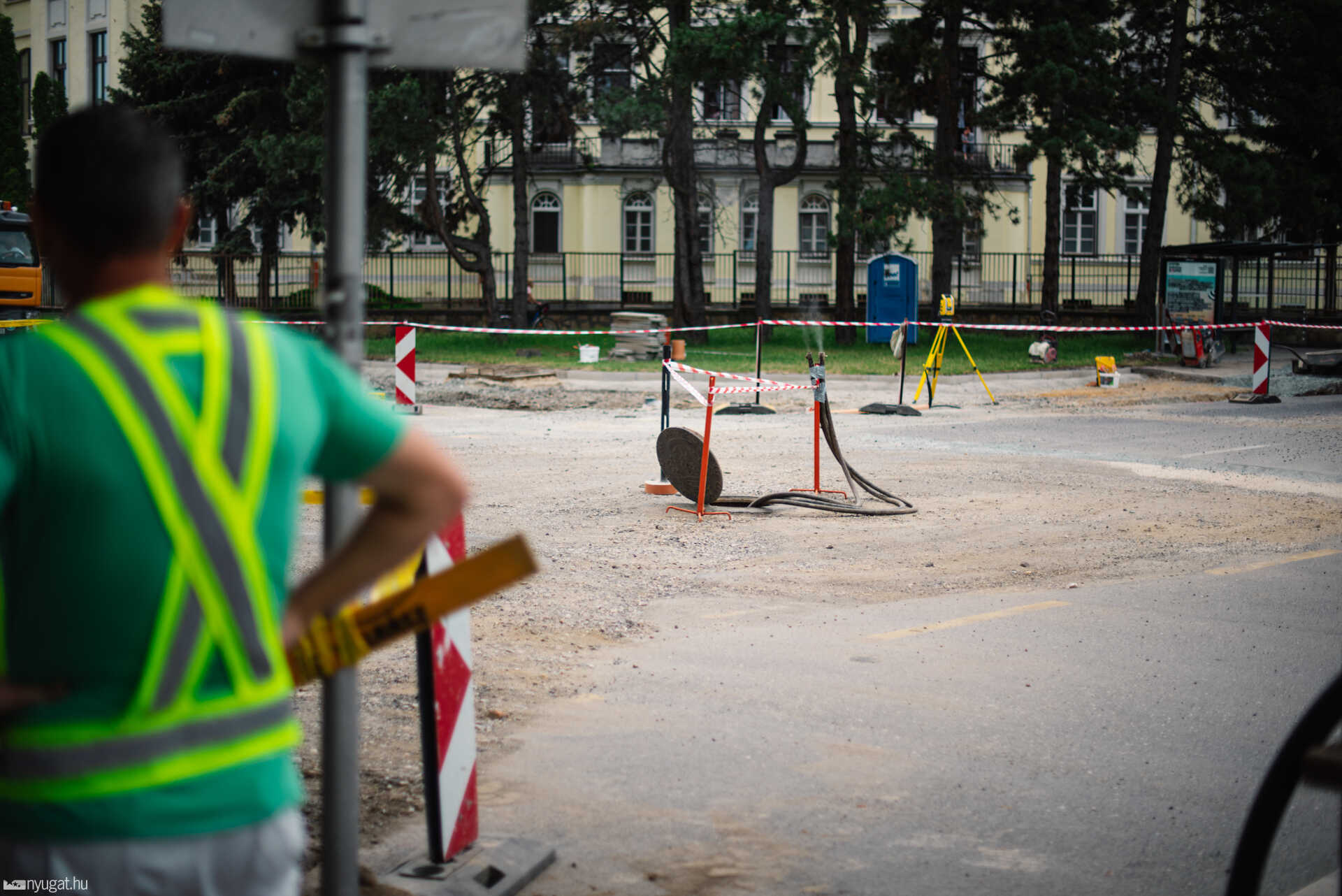 Markusovszky utcai körforgalom építése