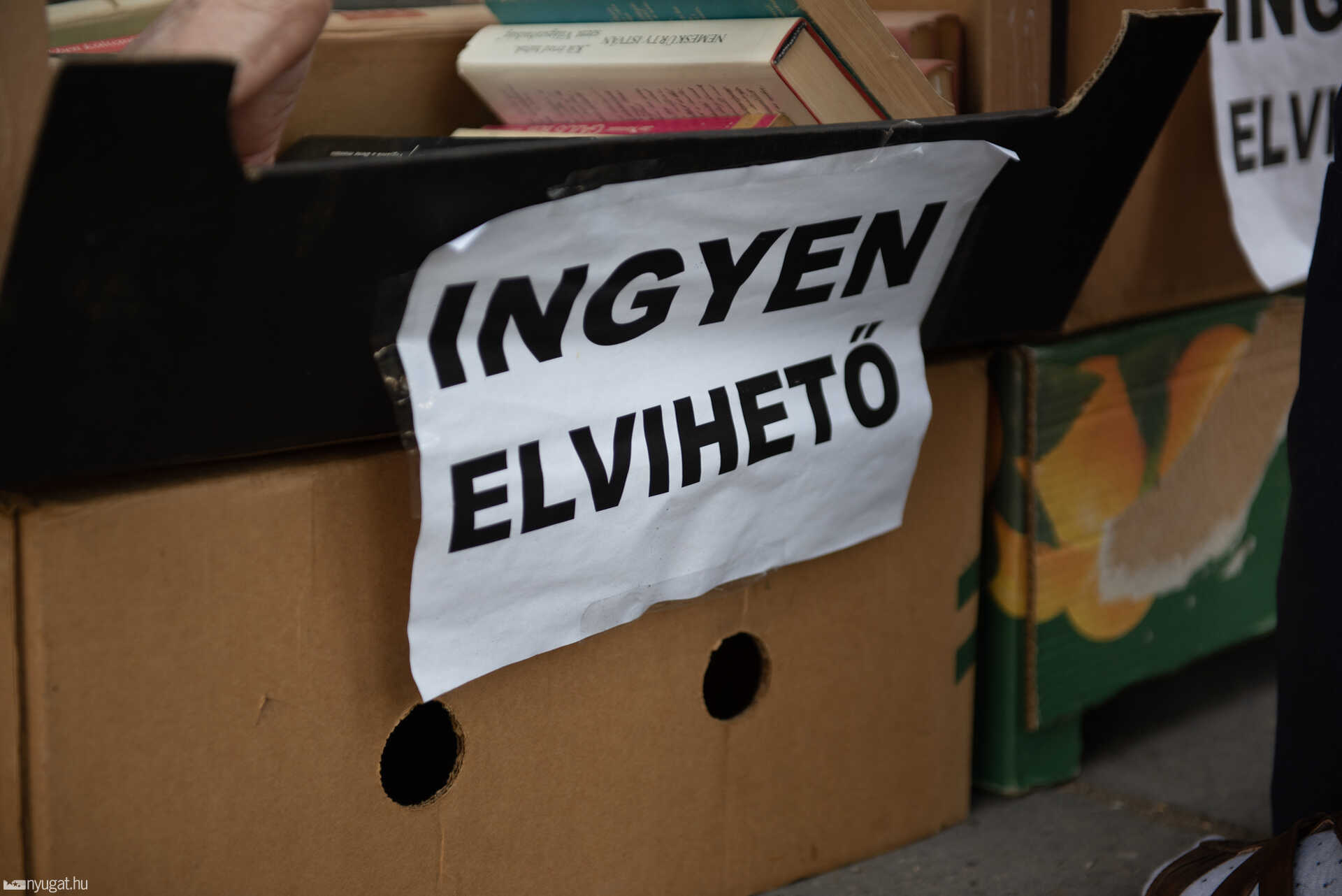 Siker Könyvtár bezárása