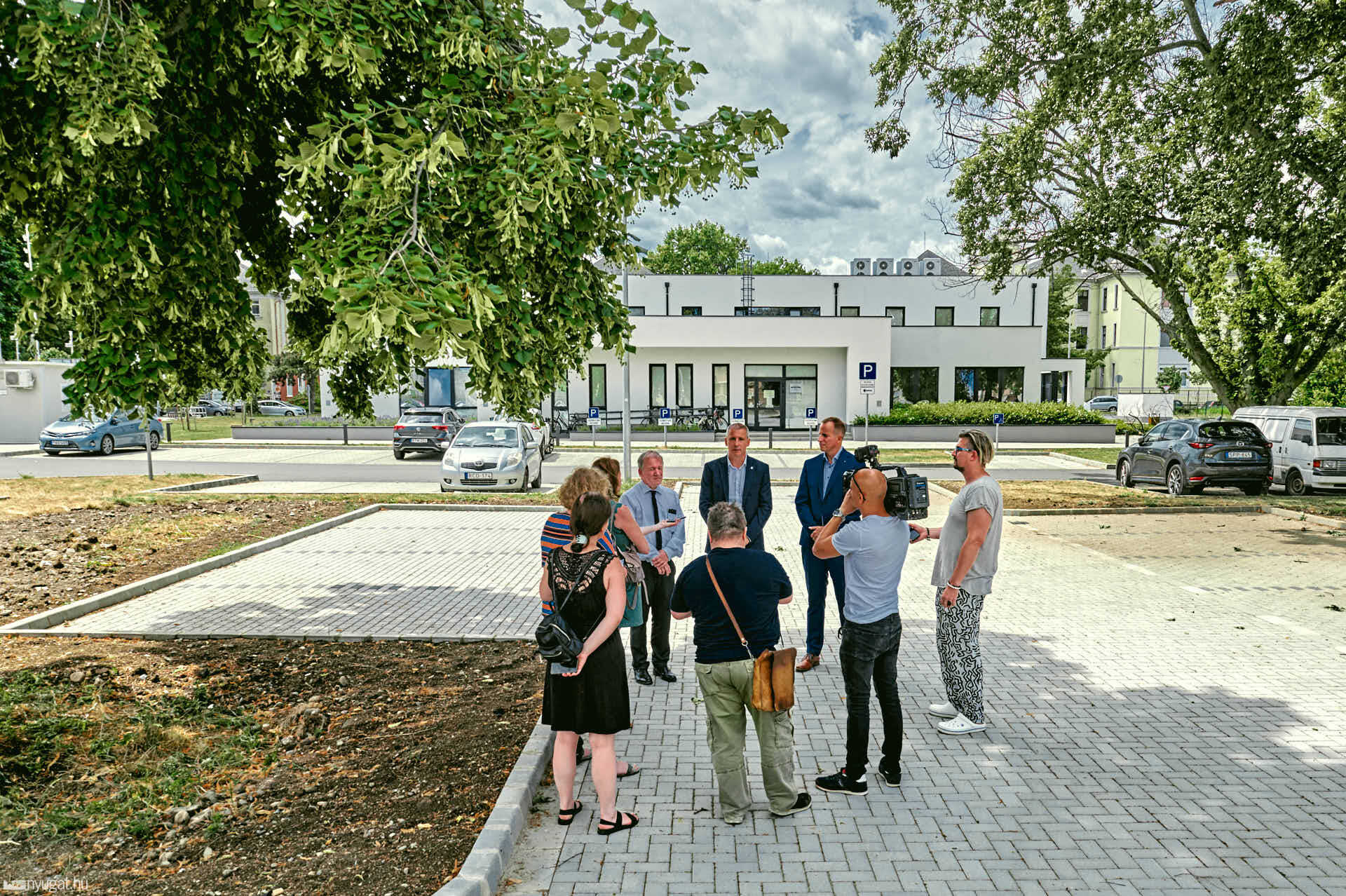 Új parkoló a szombathelyi alapellátó mögött