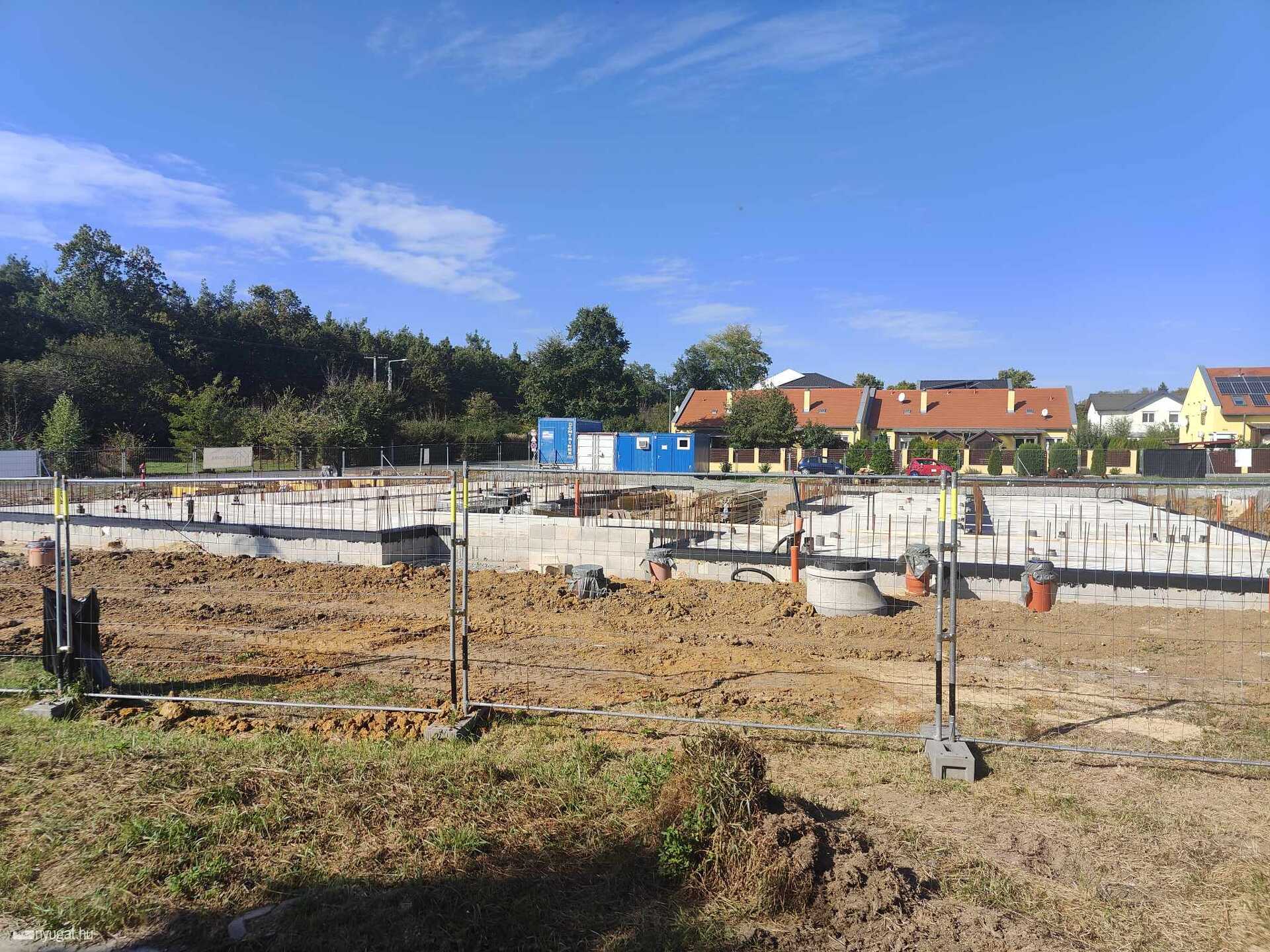 48 férőhelyes új bölcsődét épít a Katolikus Egyház Szombathelyen sajtótájékoztató