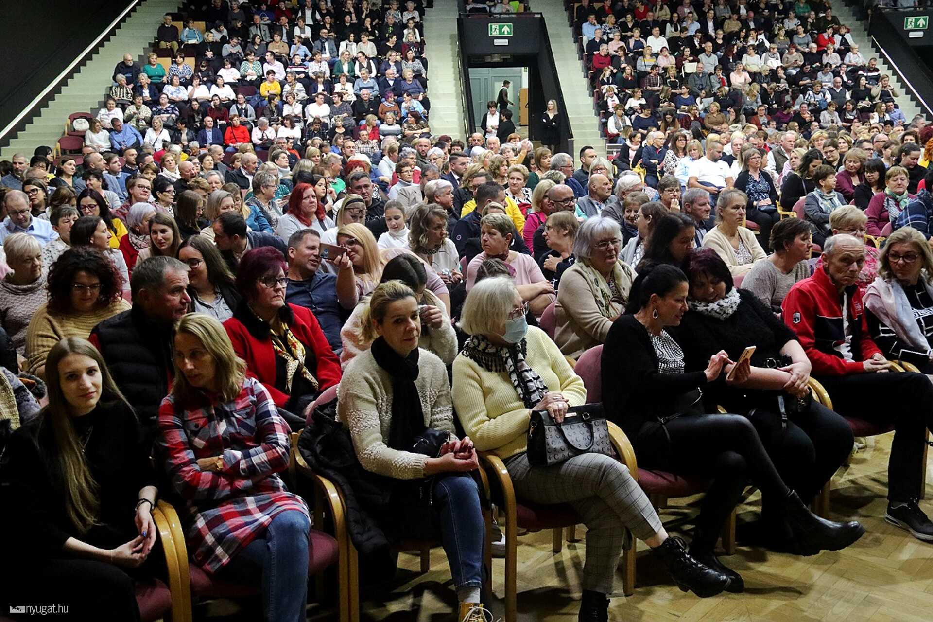 Szép Nyári Nap az Agorában