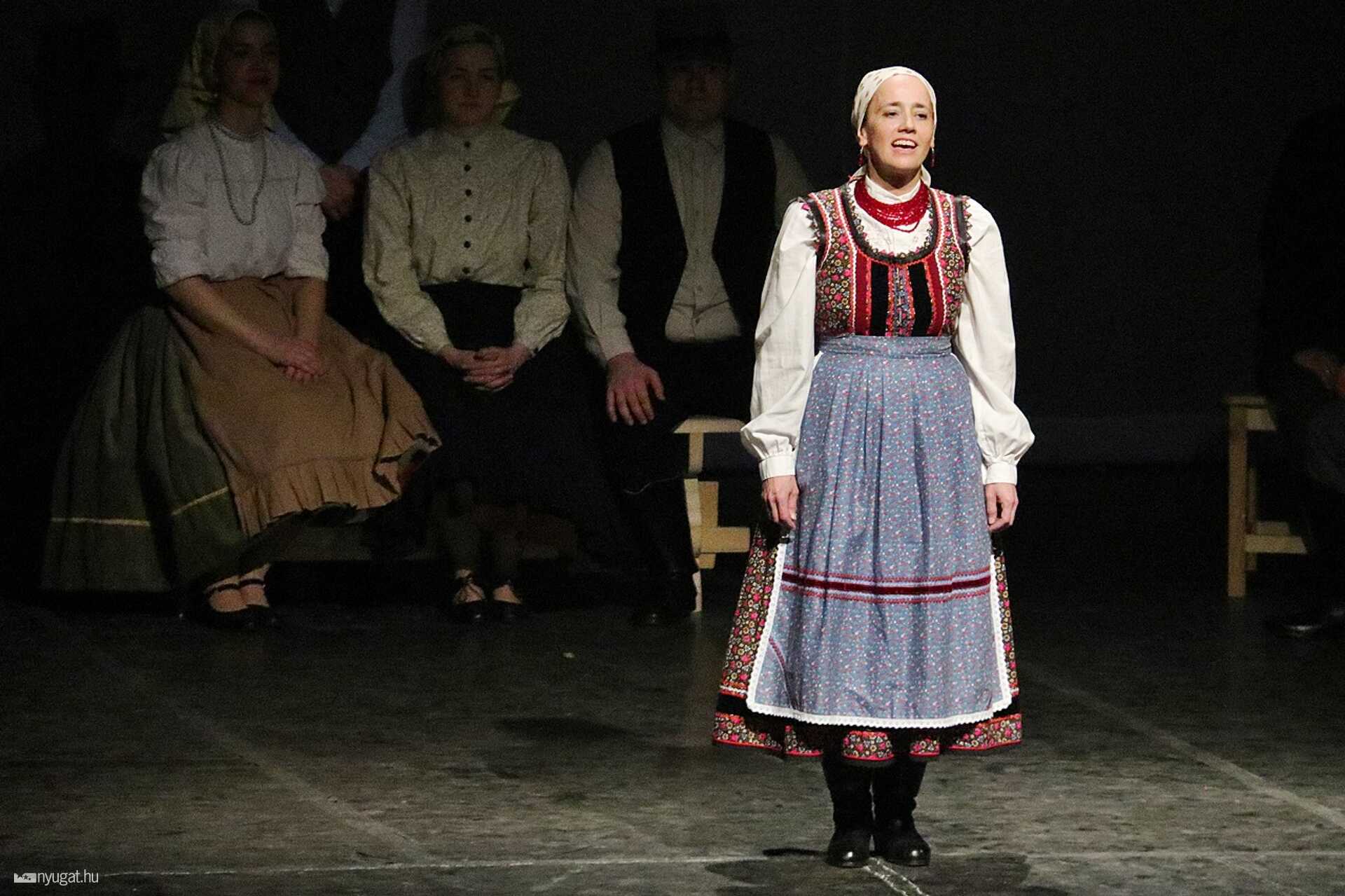 Szökős 35 év Néptánc gála
