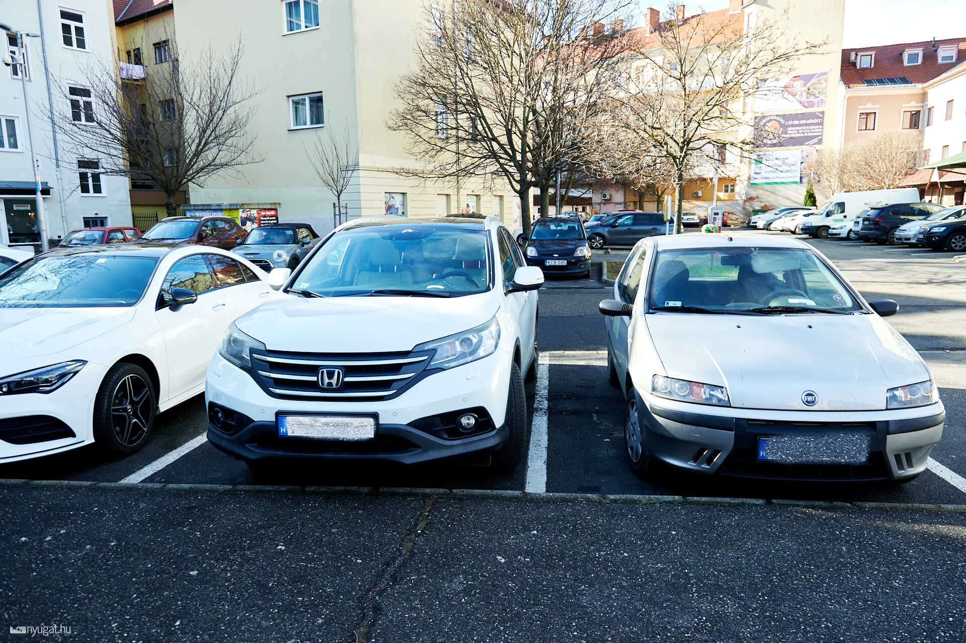 A Honda épphogy elfér a vonalak között