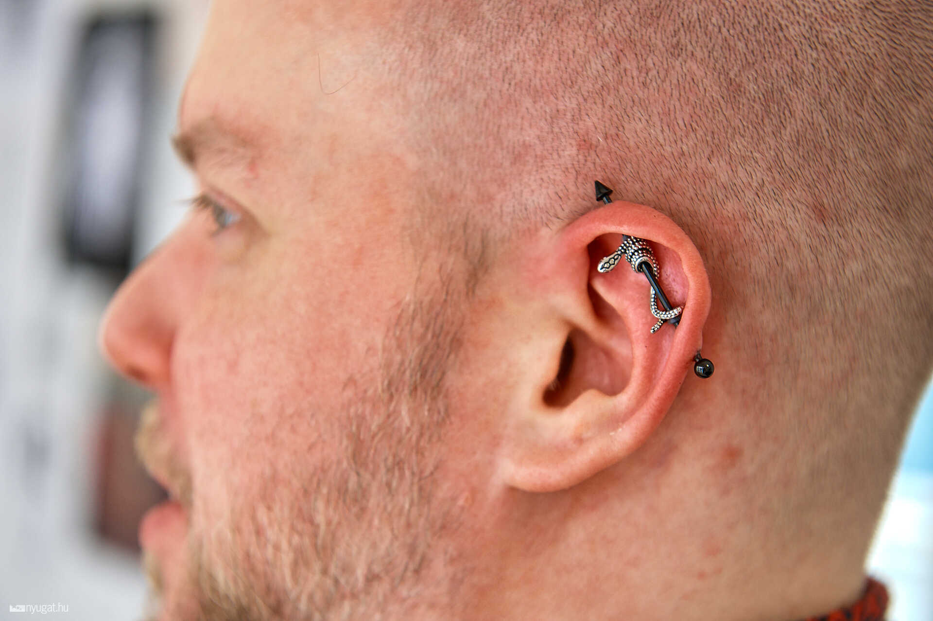 Piercing lövés