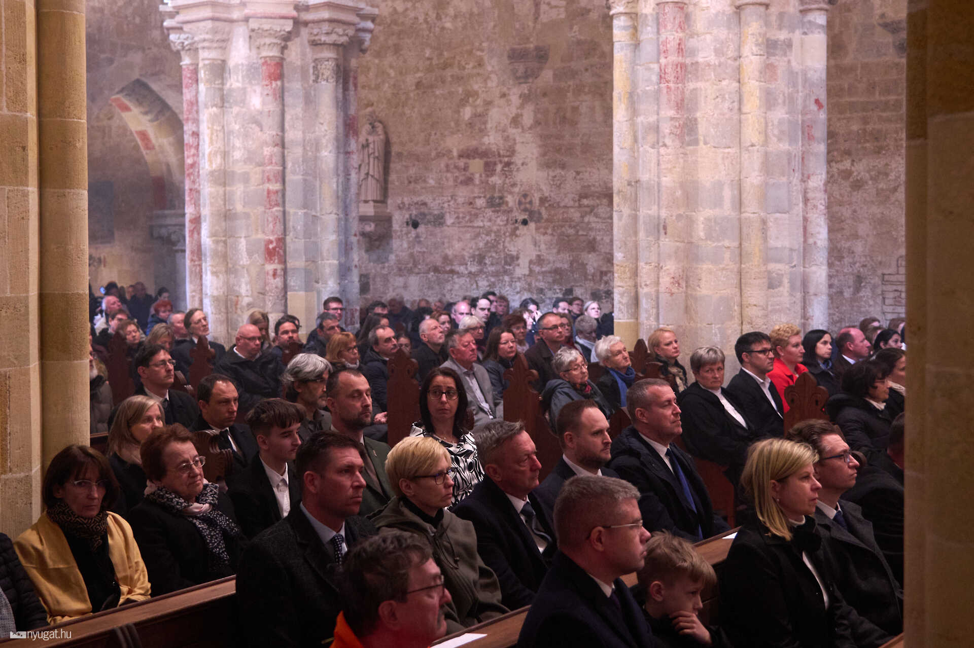 restaurált Jáki templom megáldása