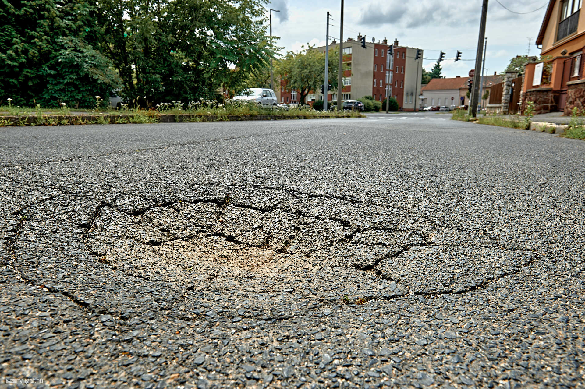 Bemélyedések a Márkus Emília utcában