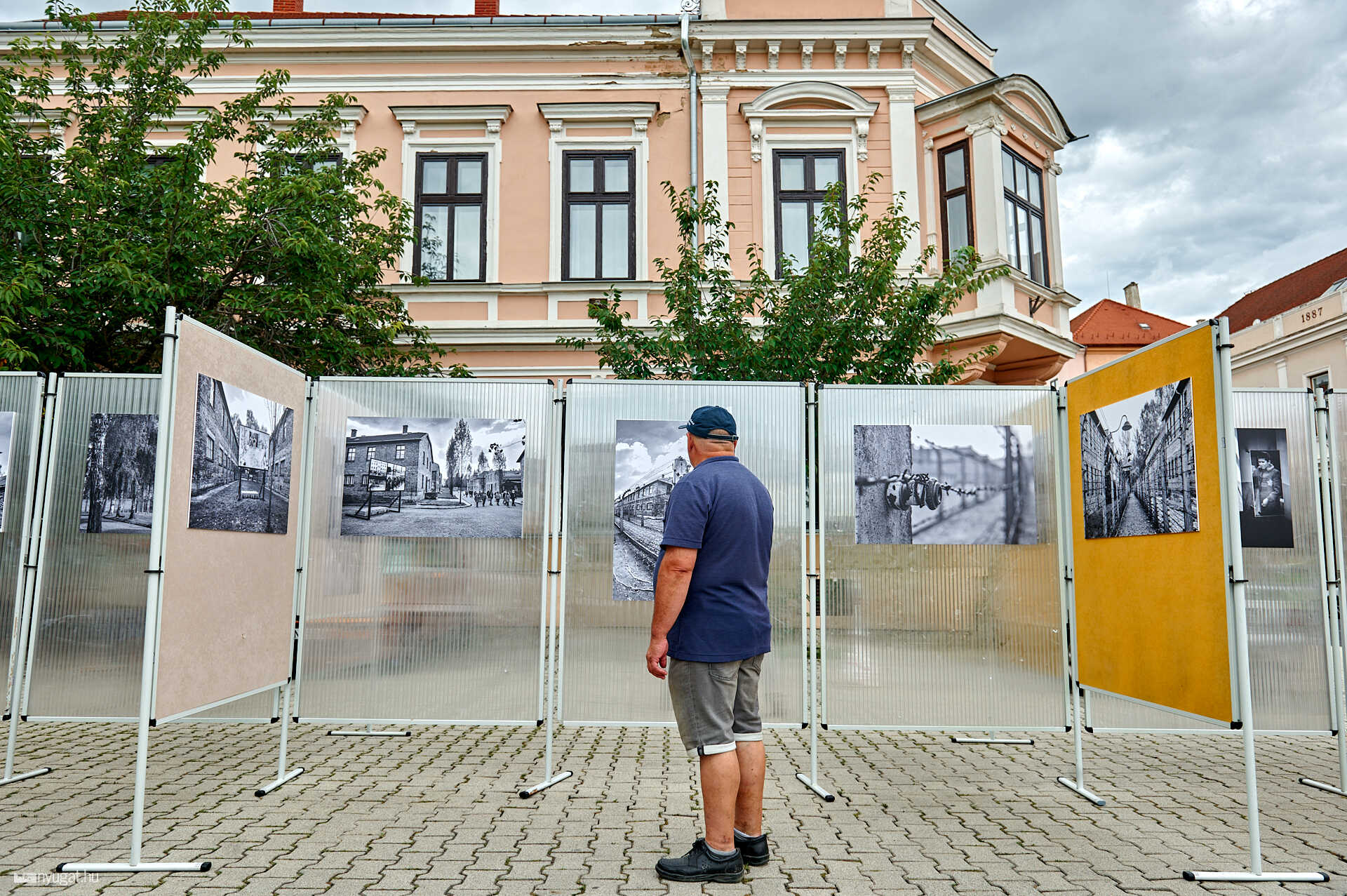 Holokauszt kiállítás irokéz galéria