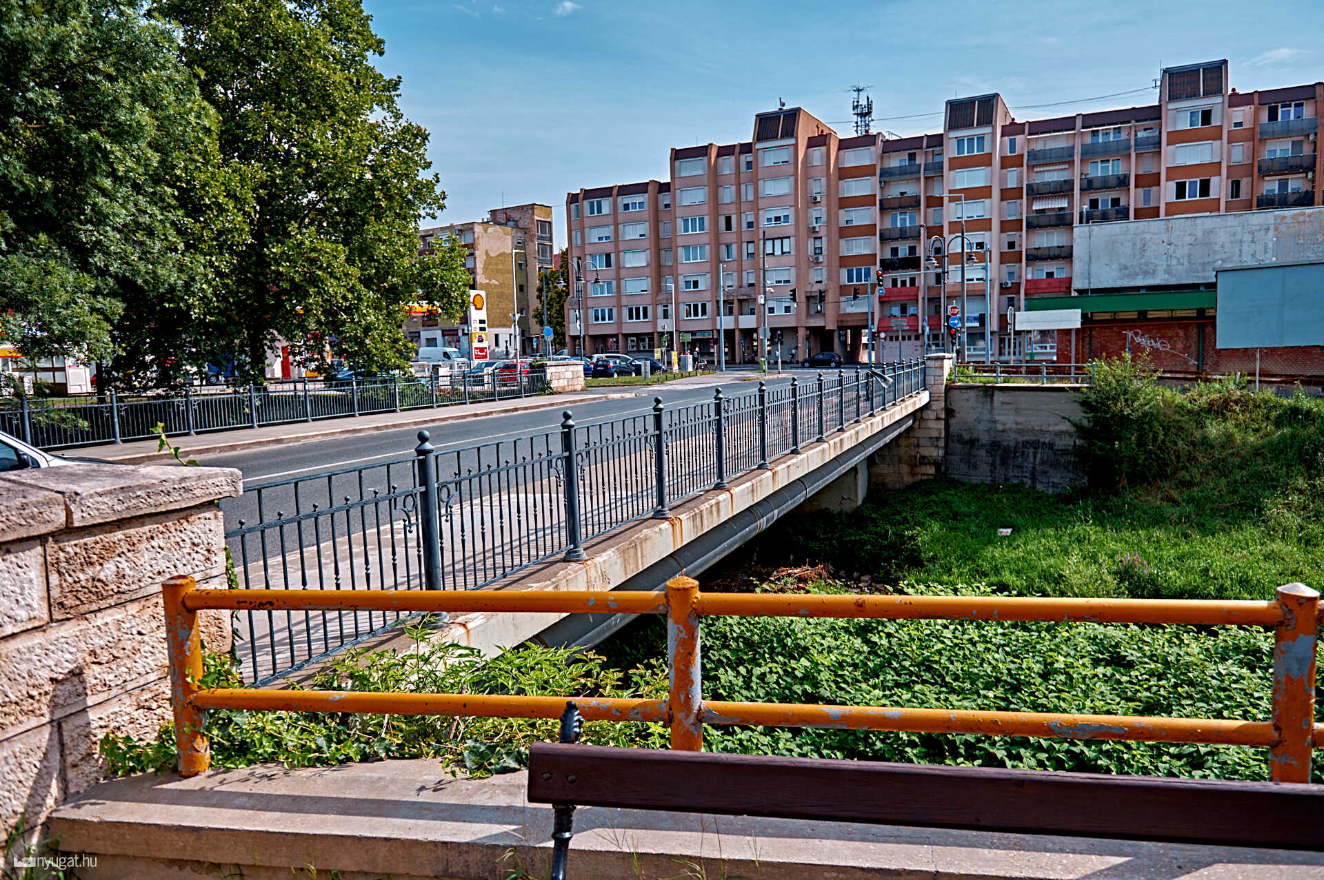óperint utcai híd, kátyú,