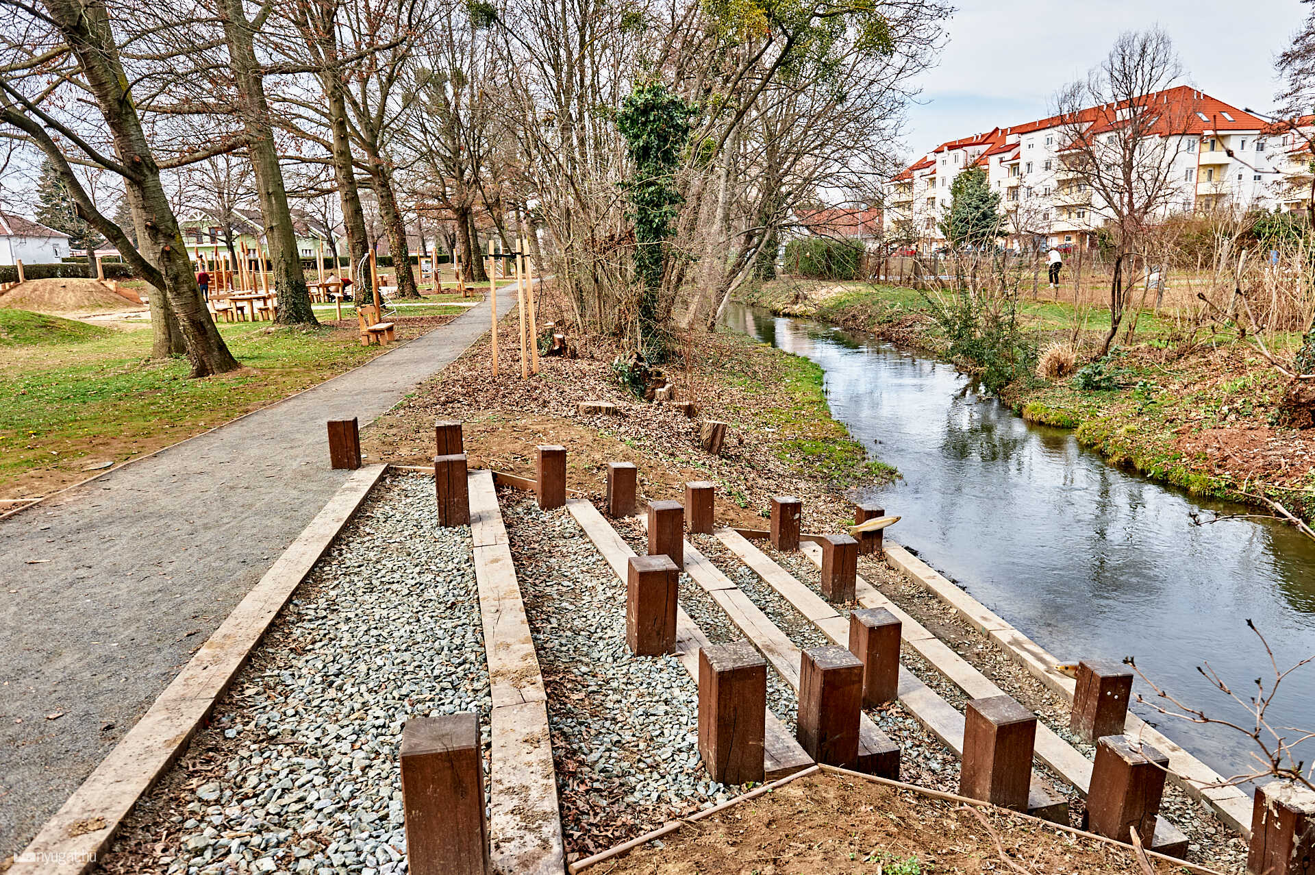 Százhold park tavasszal