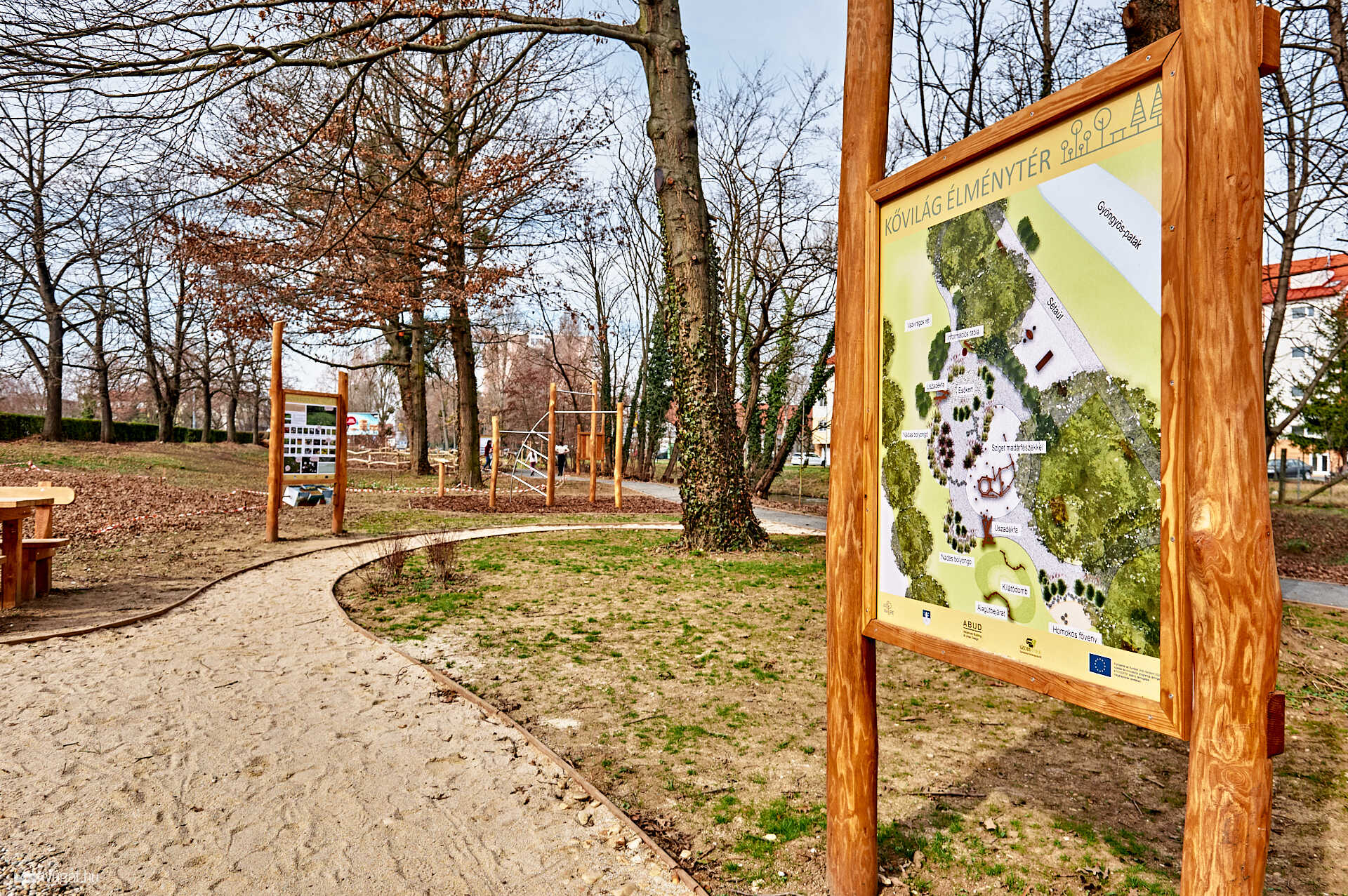 Százhold park tavasszal