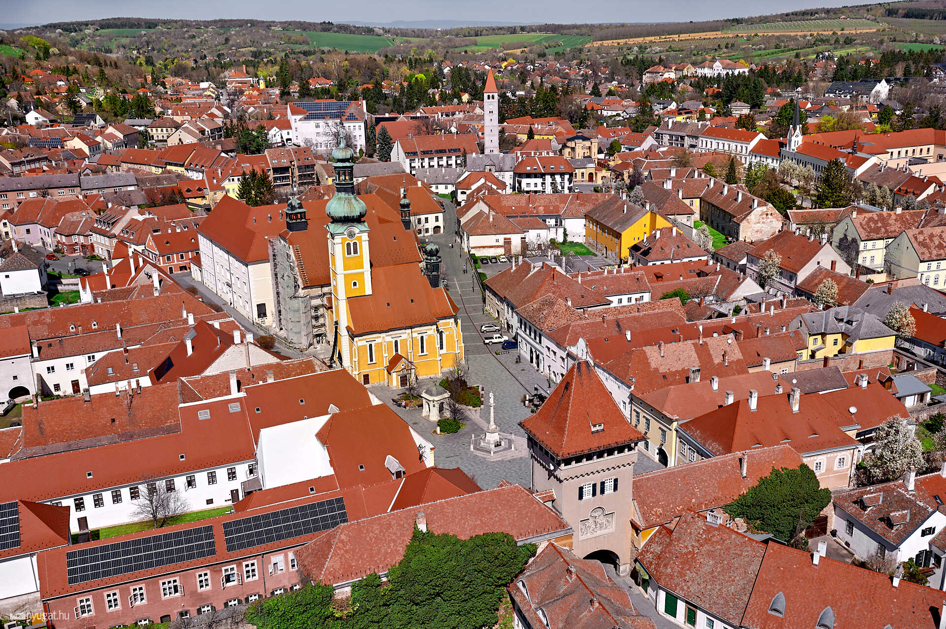 A kőszegi Jézus Szíve templom állványainak tetejéről