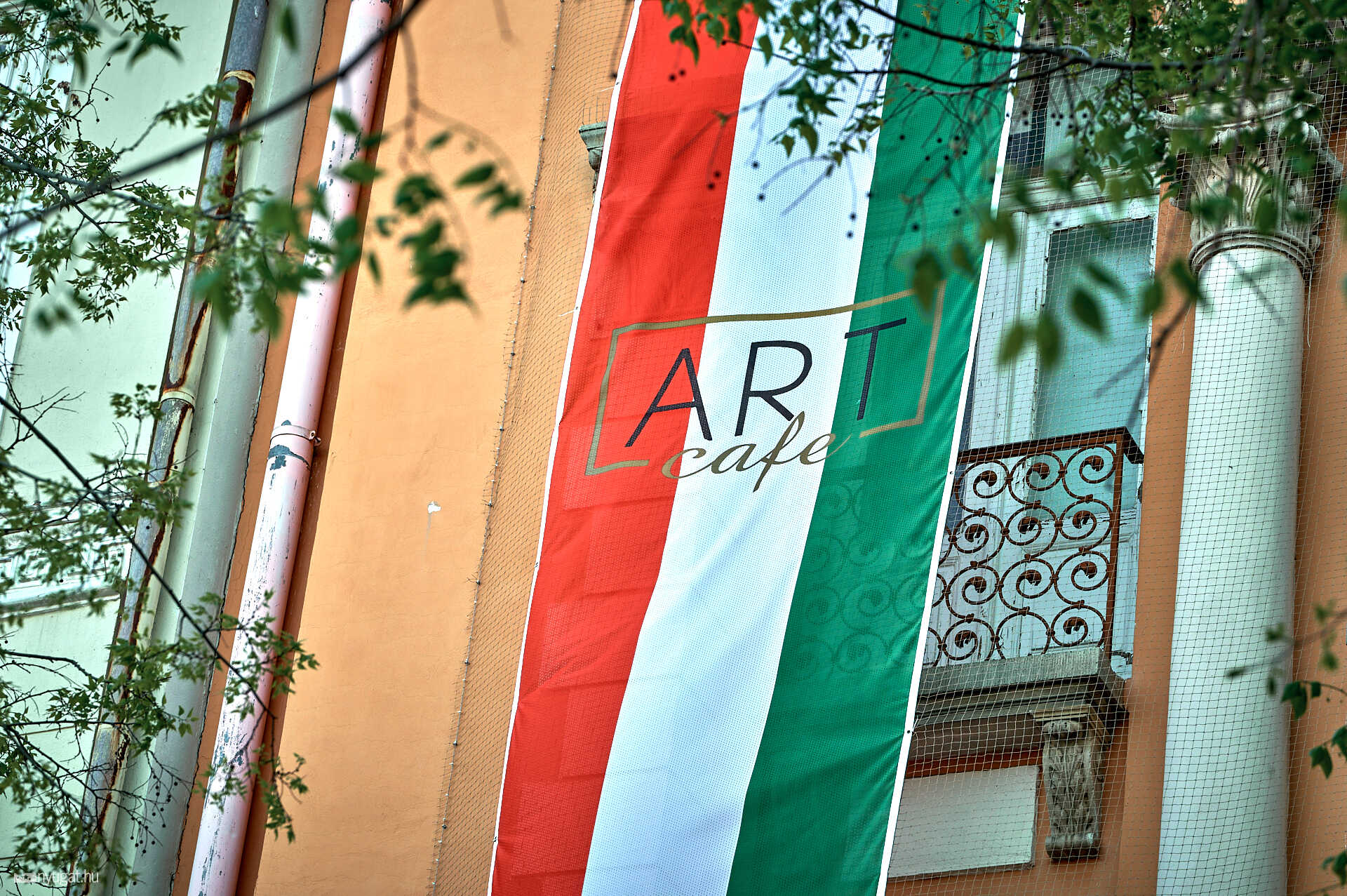 Art Cafe zászlói