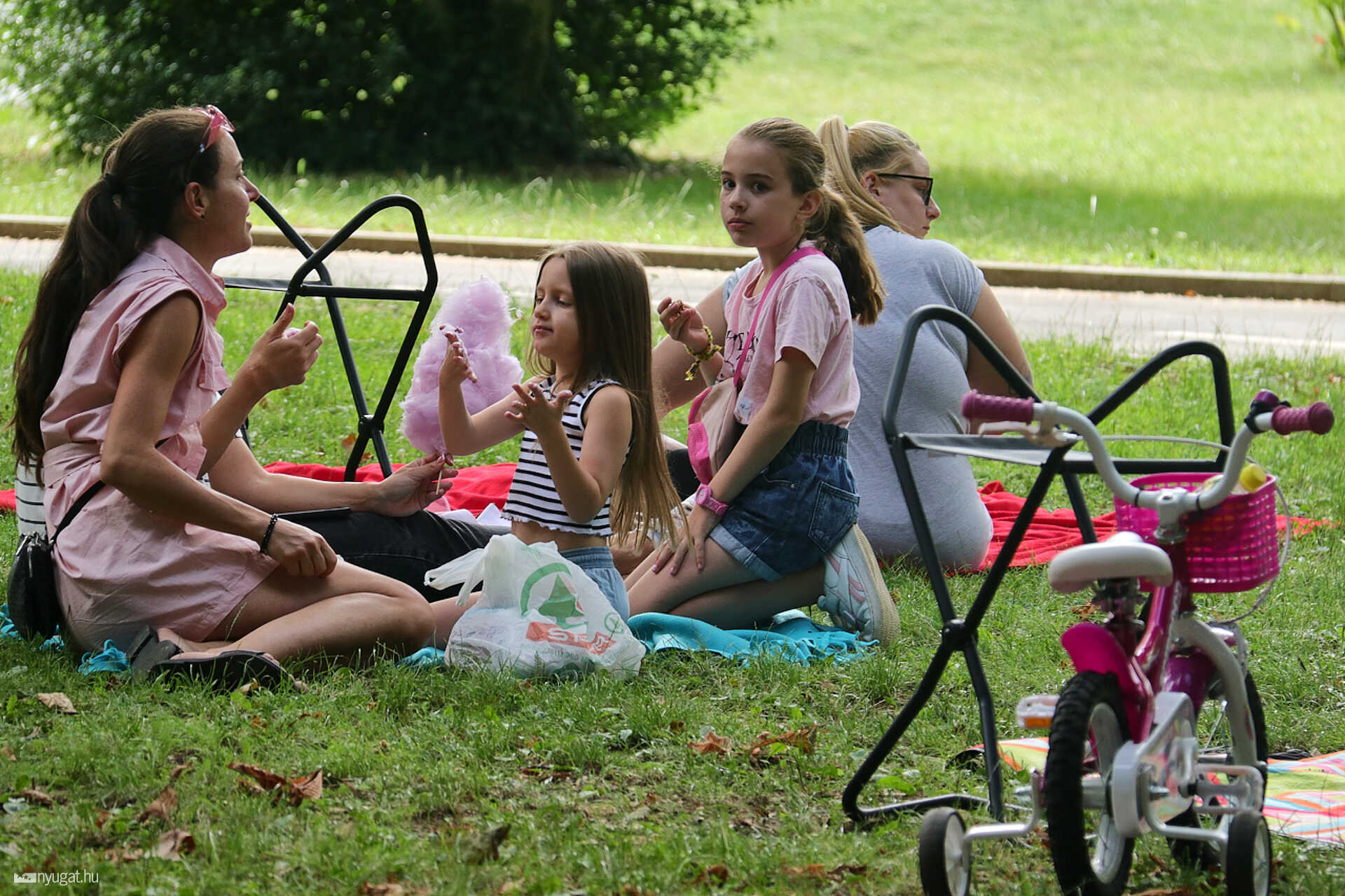 Zenés családi piknik a KRESZ parkban
