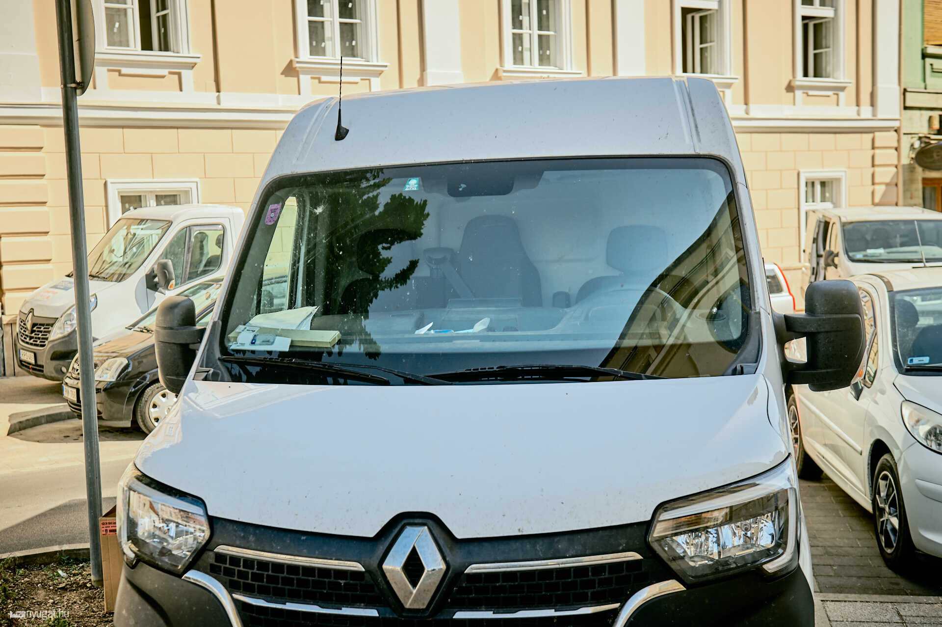 Rokkant parkoló Széchenyi utca