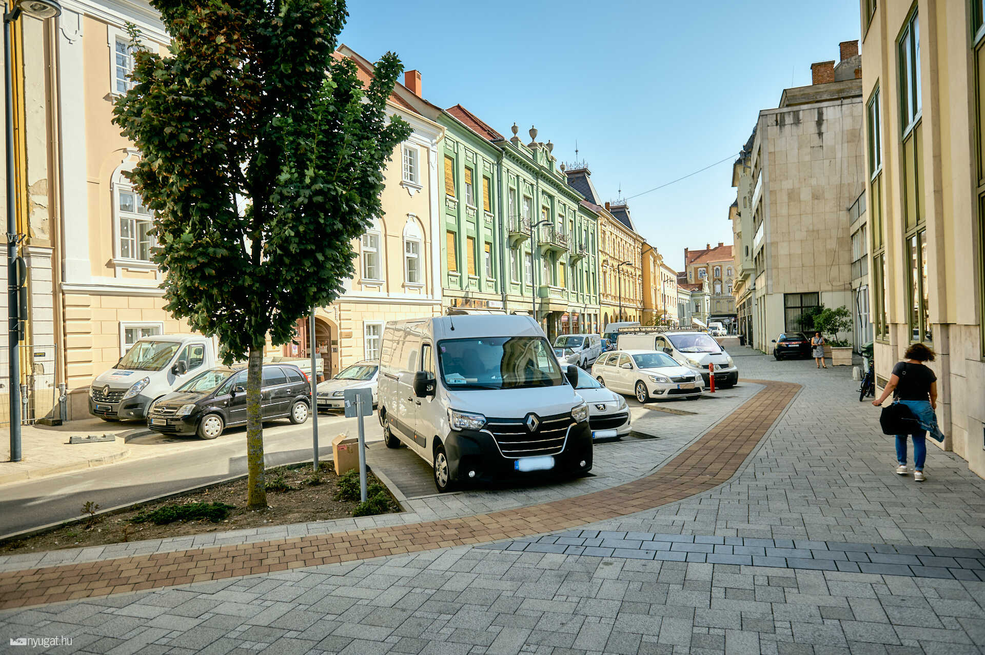 Rokkant parkoló Széchenyi utca