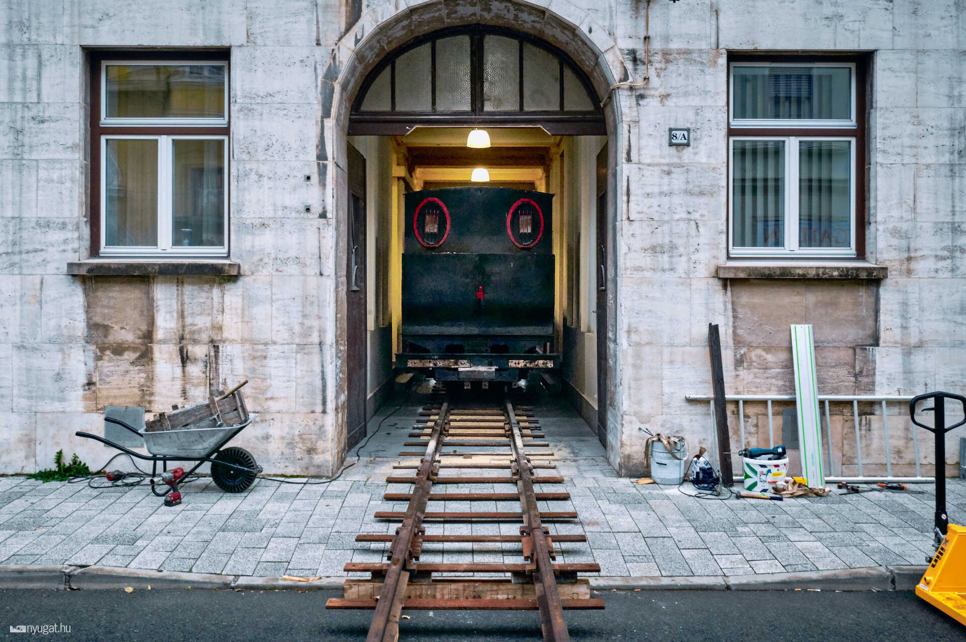 Elszállítják a gőzmozdonyt Szombathelyről