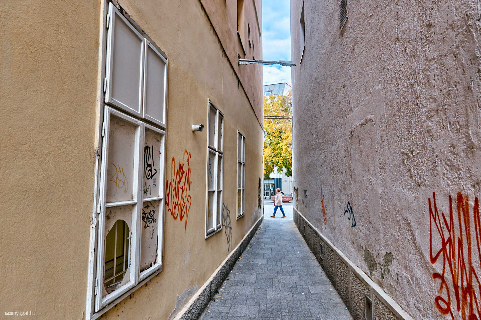 Vakolatomlás külső sikátor