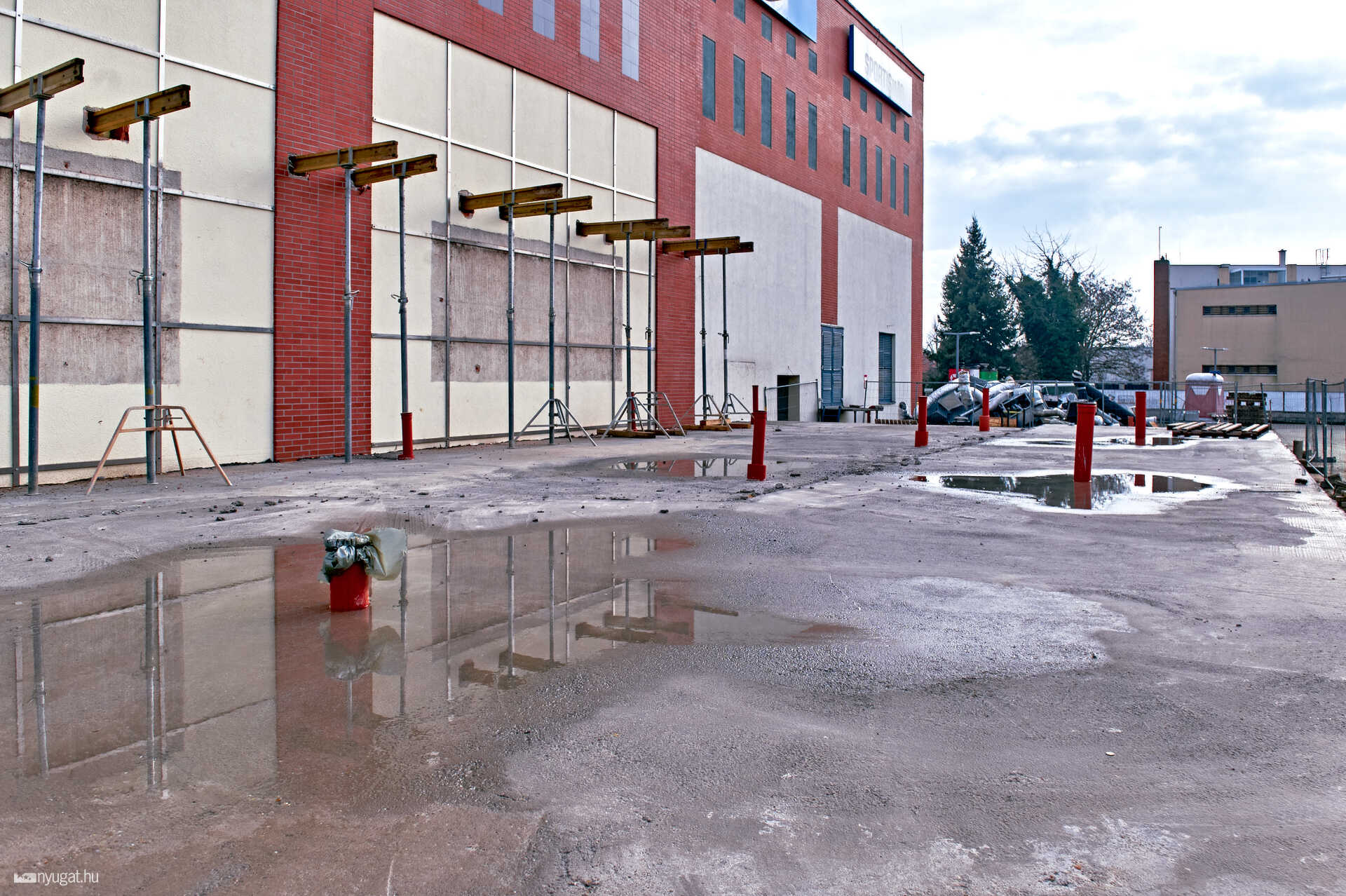 Savaria plaza parkoló átépítés