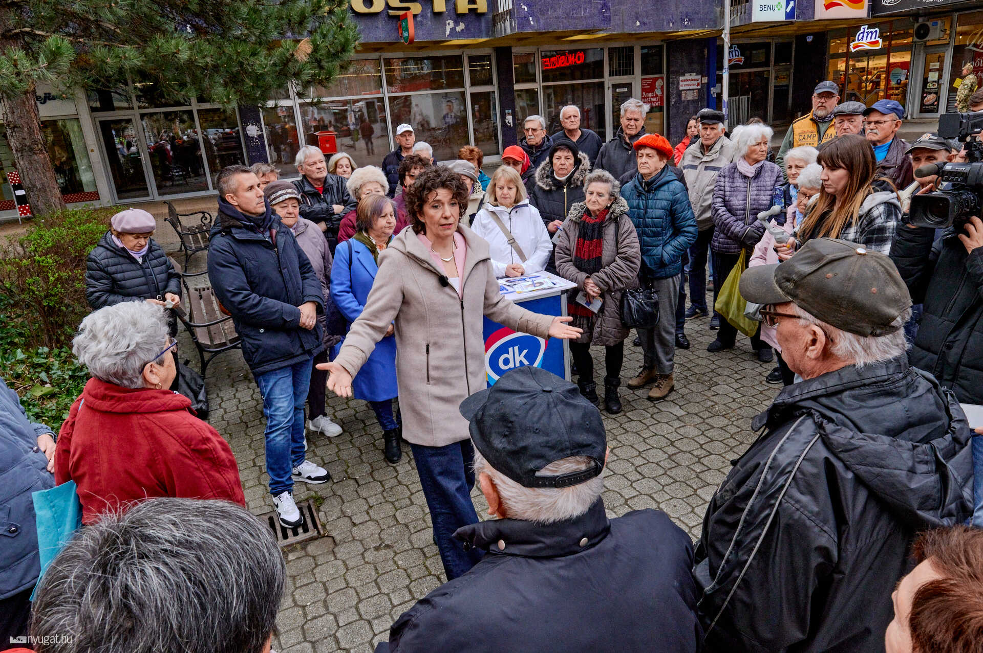 Dobrev Klára Czeglédy Csaba utcafórum