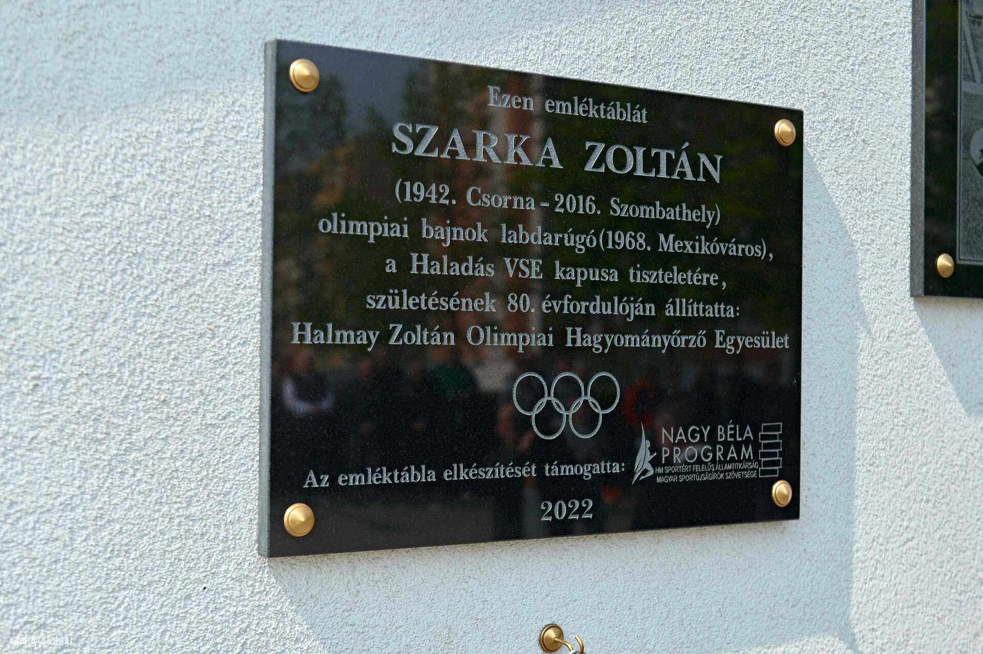 Szarka Zoltán megemlékezés a Haladás sportkomplexum előtt