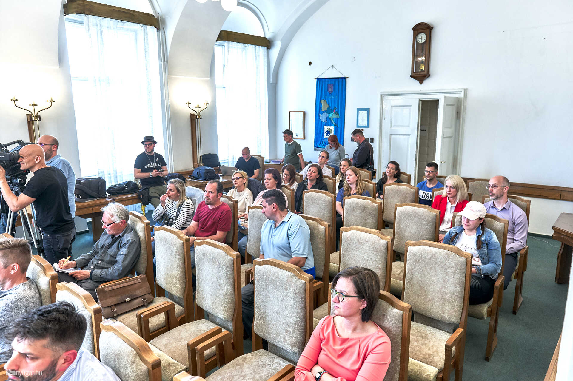 Azbeszt fórum a megyeházán