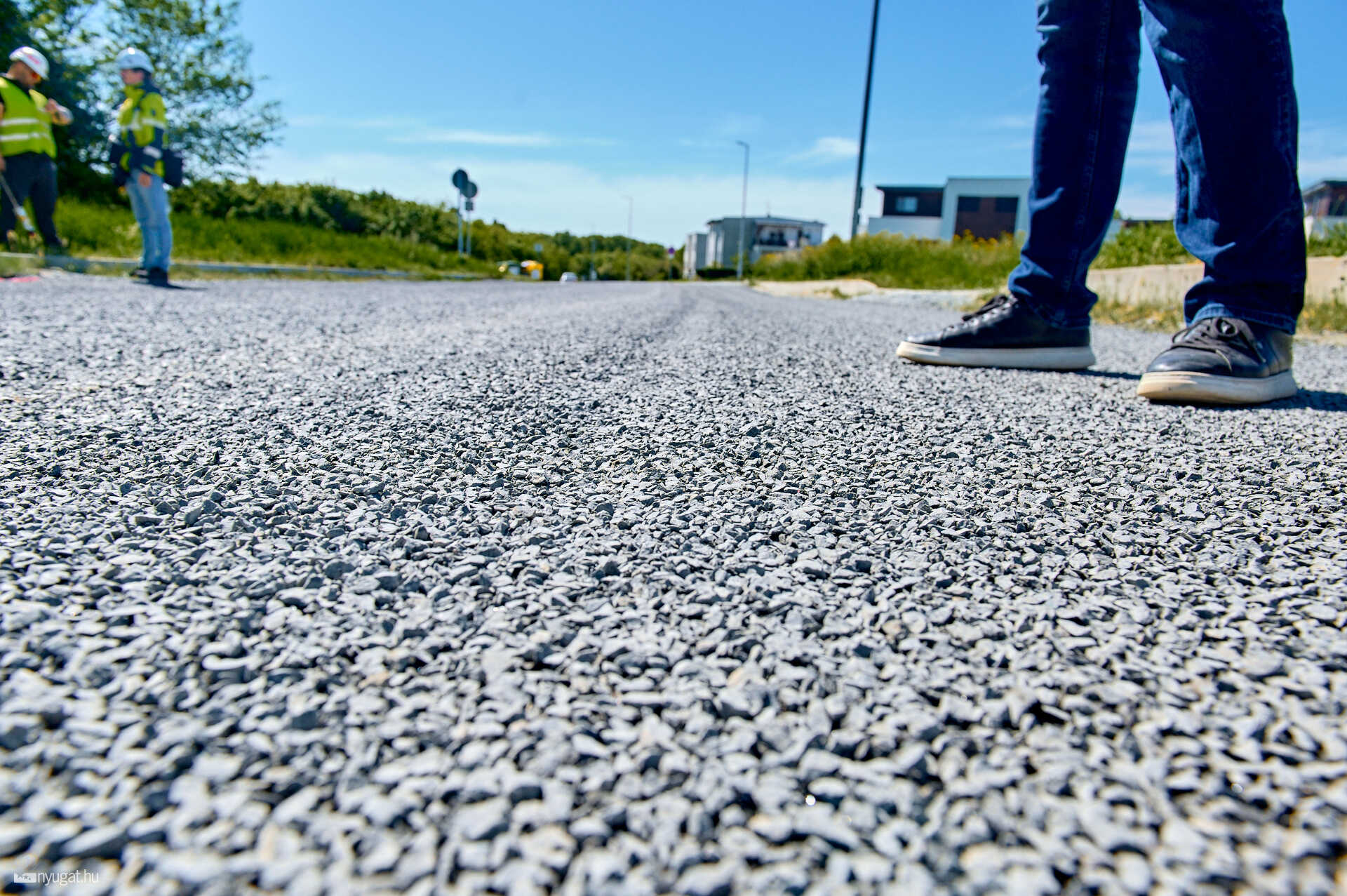 Síp utca bitumenezése több rétegben
