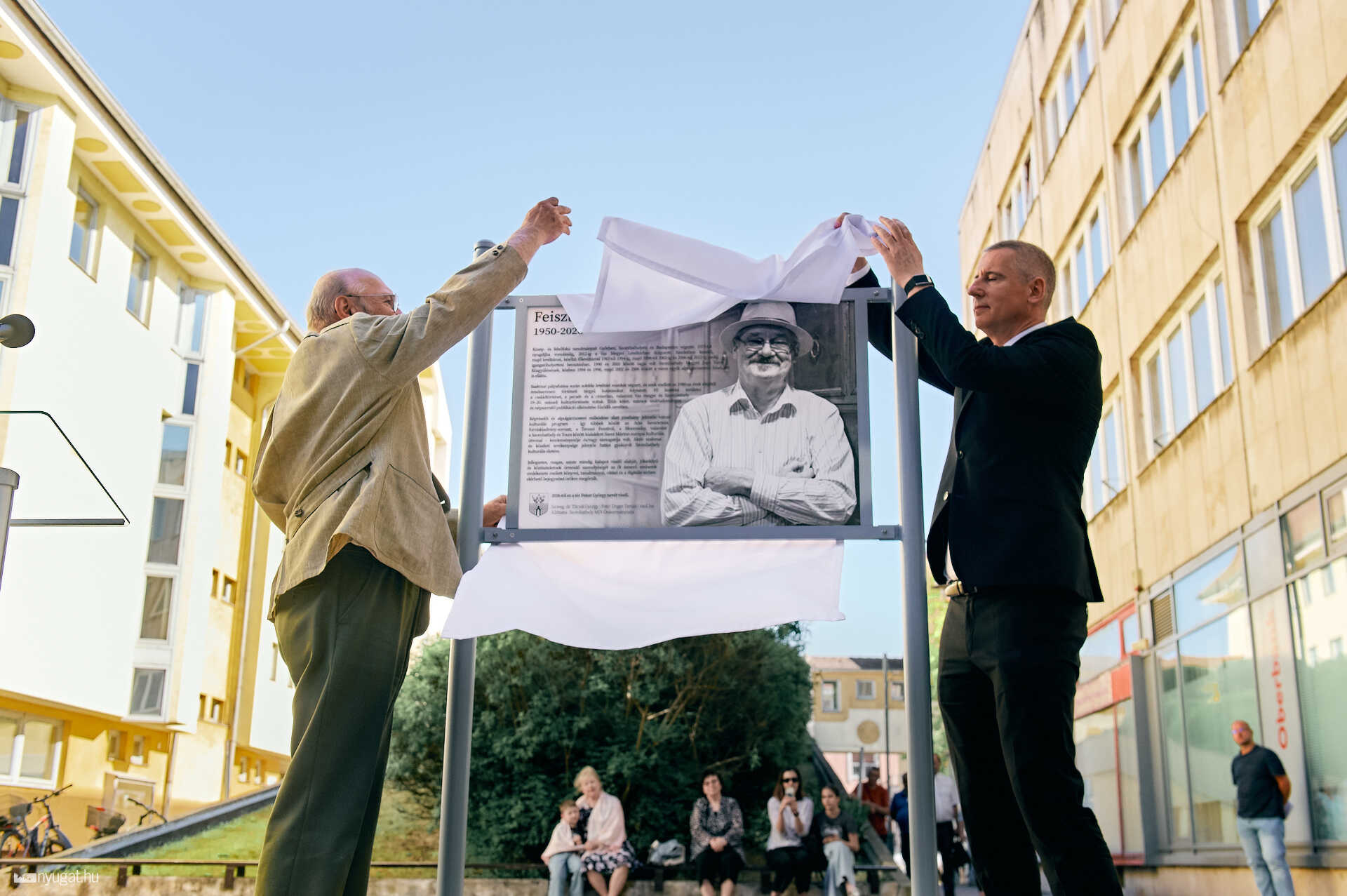 Feiszt György tér átadó