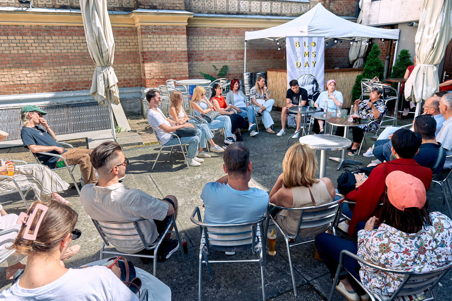 Bloomsday A politika és a művészet viszonya – közéleti beszélgetés