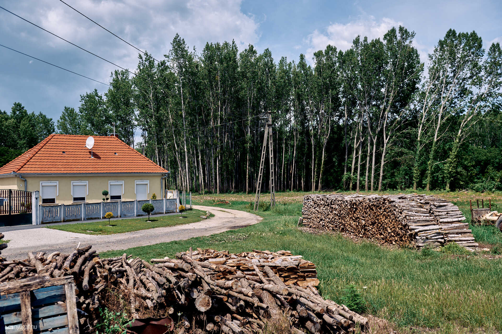 Tompaládony faluriport