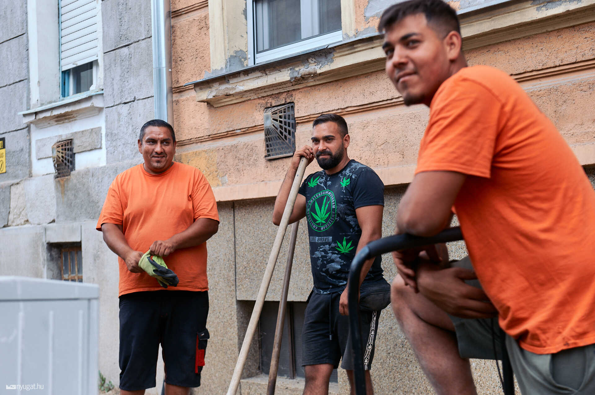 távközlési kábel építés, munkások interjú