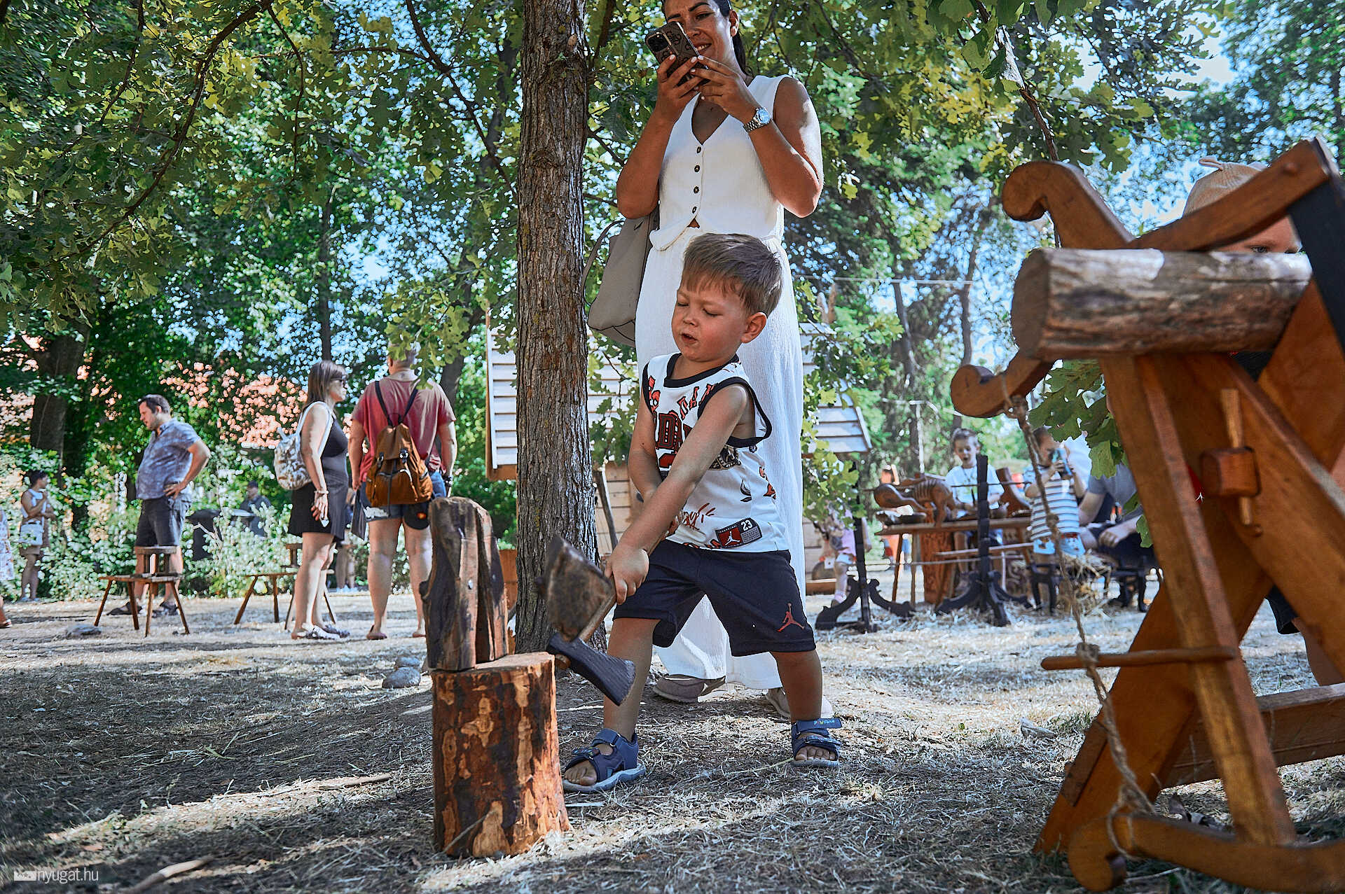 Mini karneváli felvonulás és Gayer park