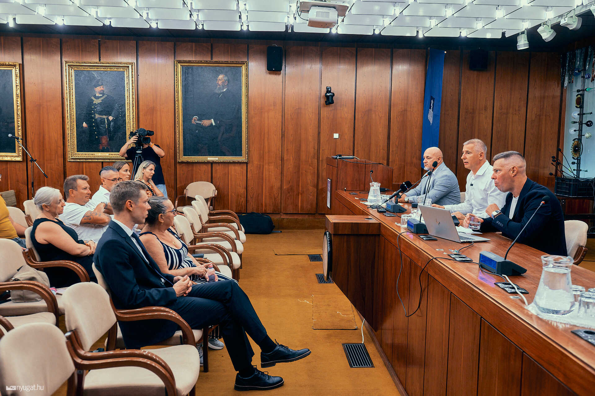 Azbesztfórum a szombathelyi városházán