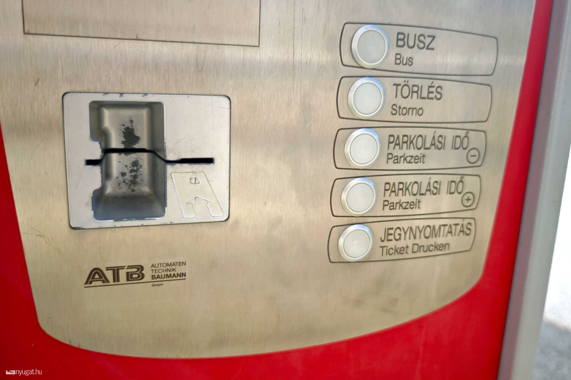 Szova parkoló a vasútnál