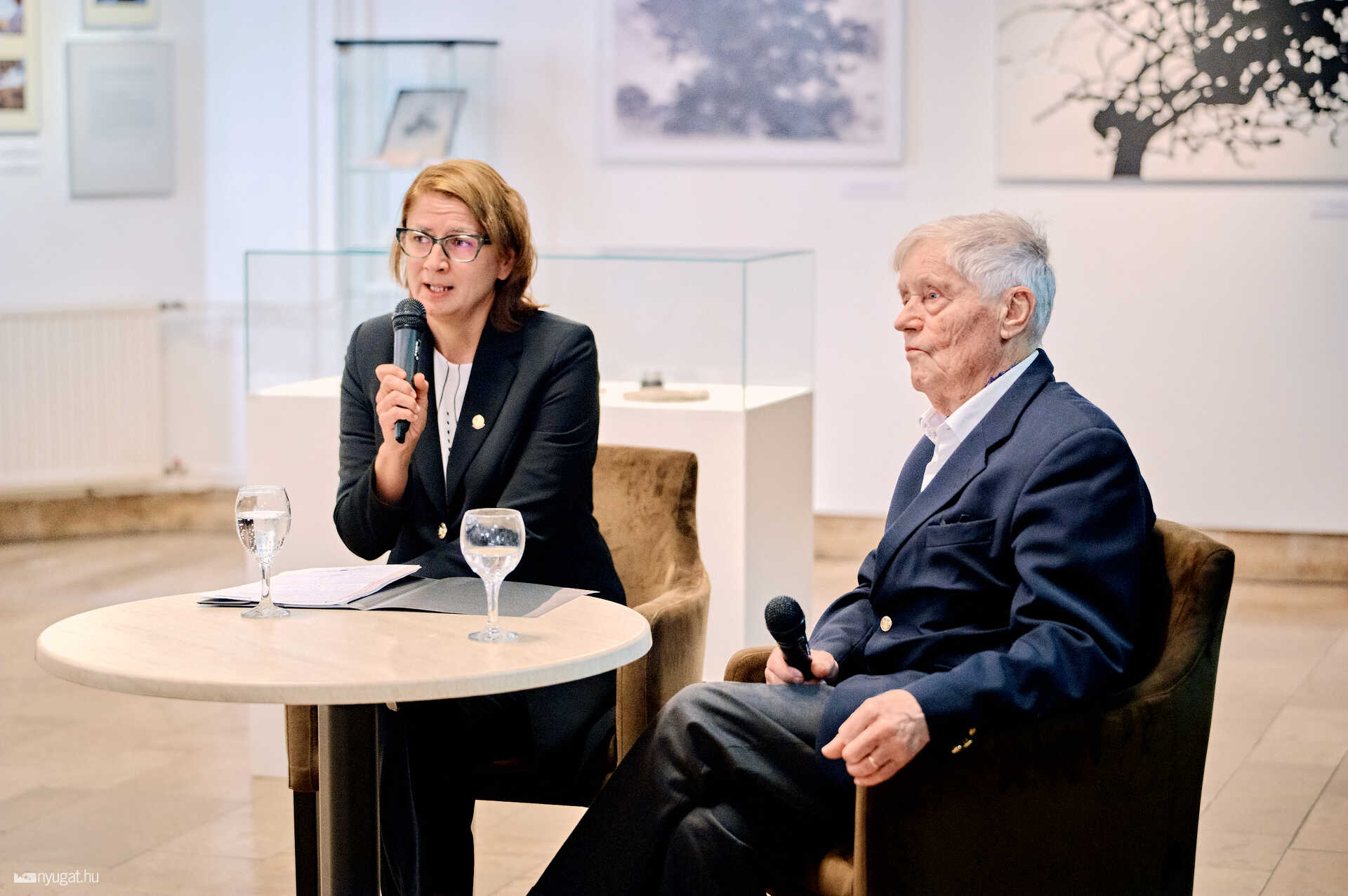 Csendes életek - Fejezetek a Hollán család történetéből