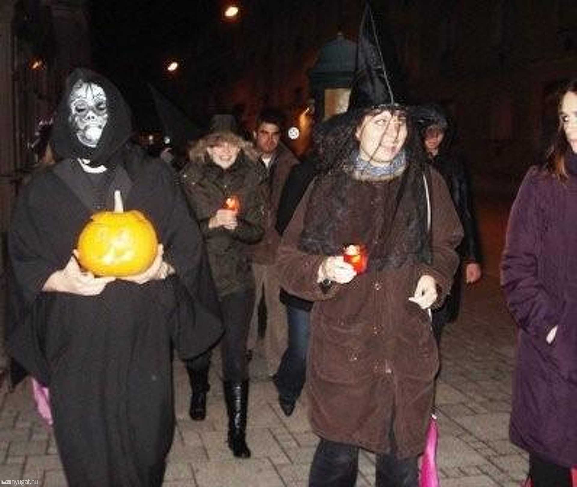 Angol, tök és a szellemek