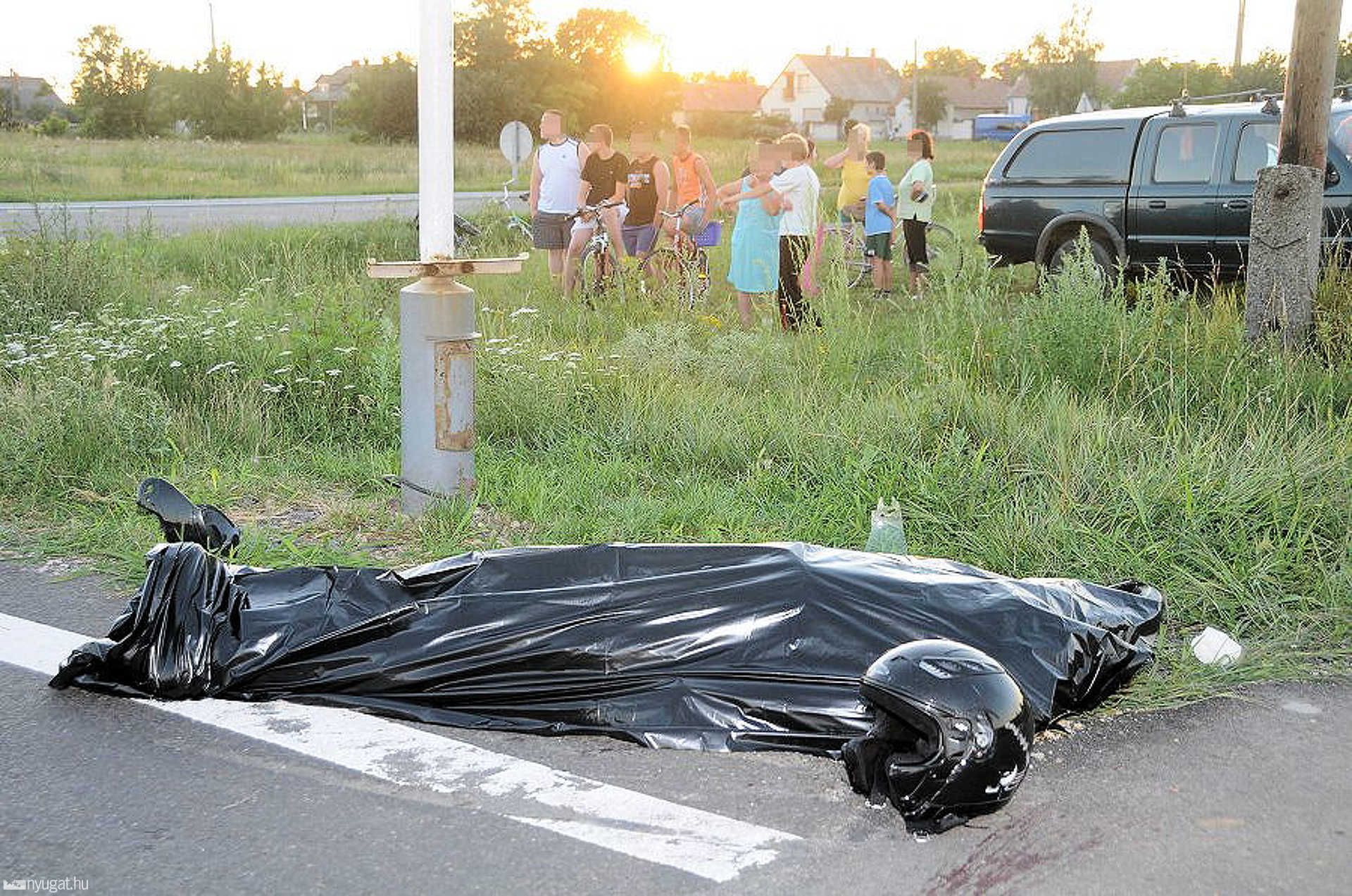 A motor pilótája azonnal életét vesztette a balesetben