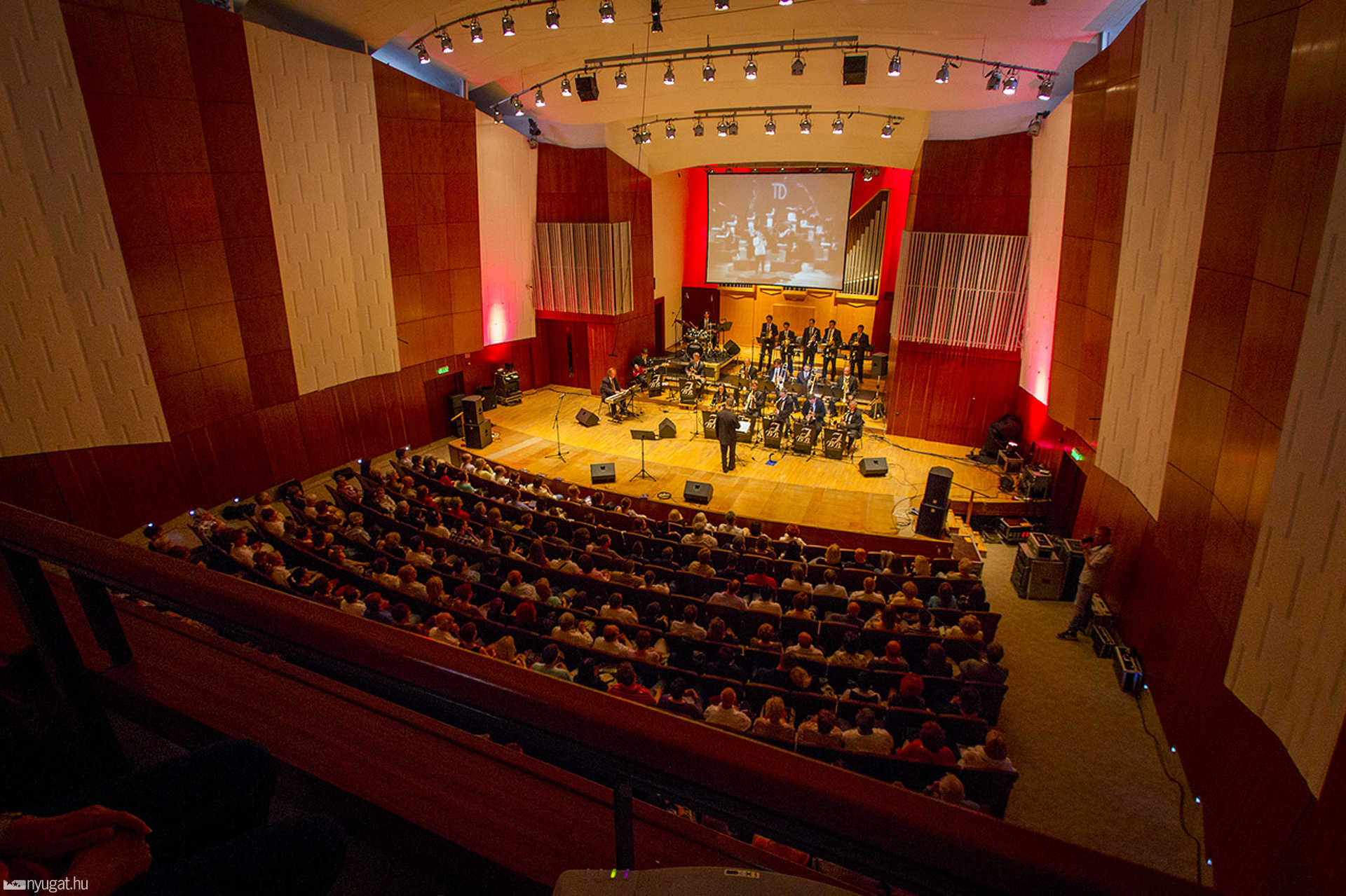 Isis Big Band: "A swing nagyjai" - 20 éves jubileumi koncert