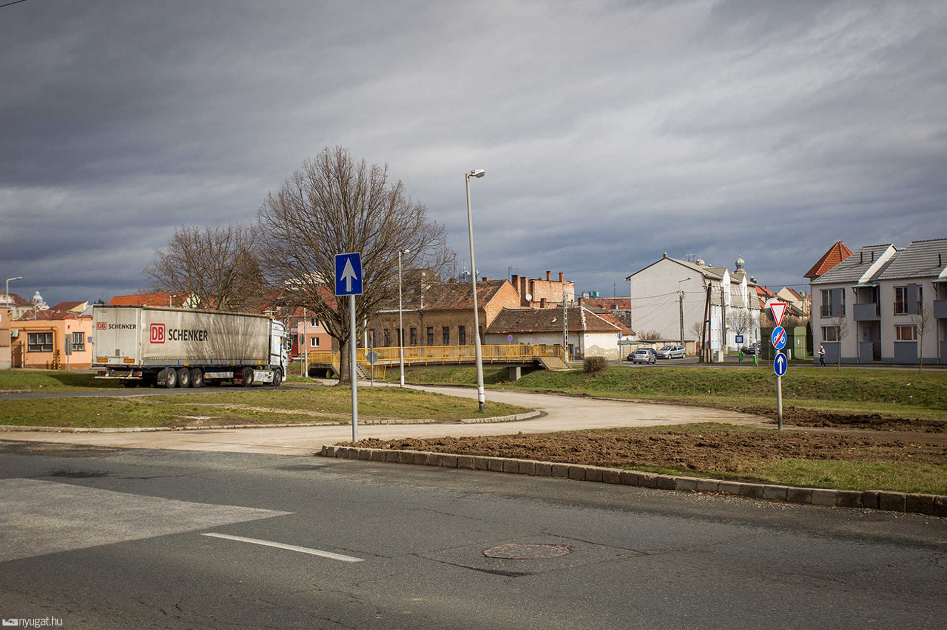 Lebontották Körmendi úti újságost