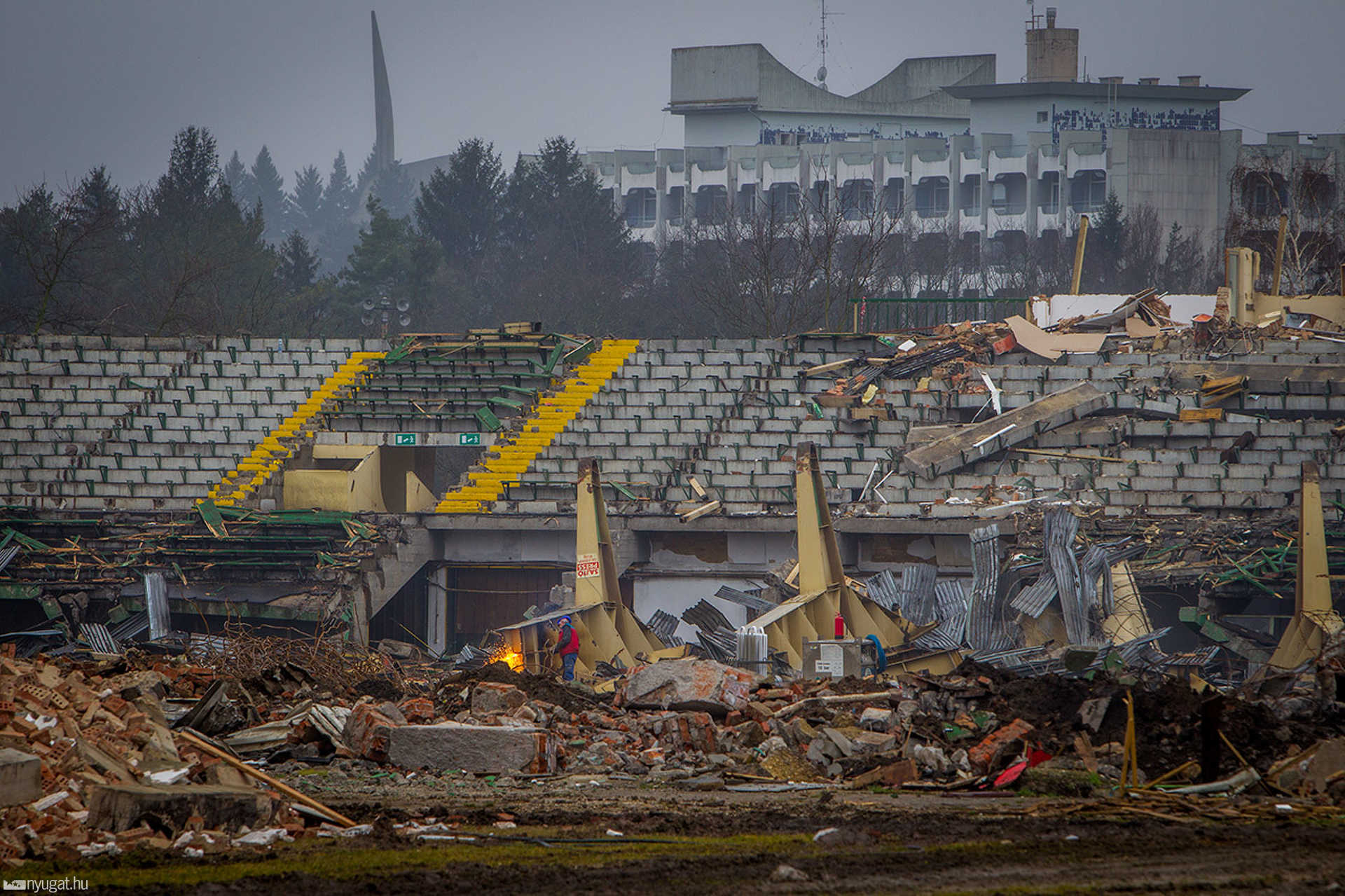 A Haladás-stadion bontása