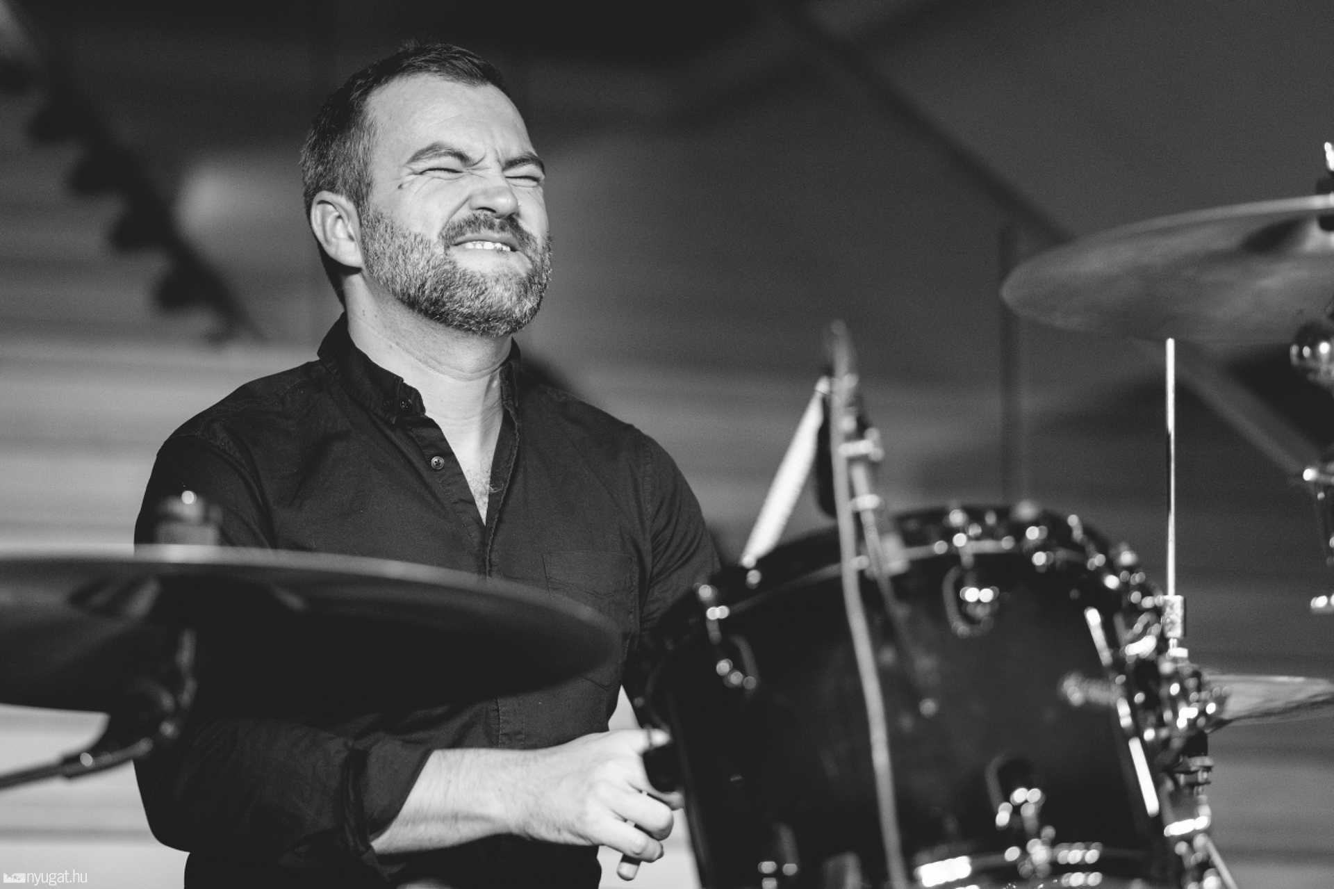 Elefánt koncert az MSH aulában